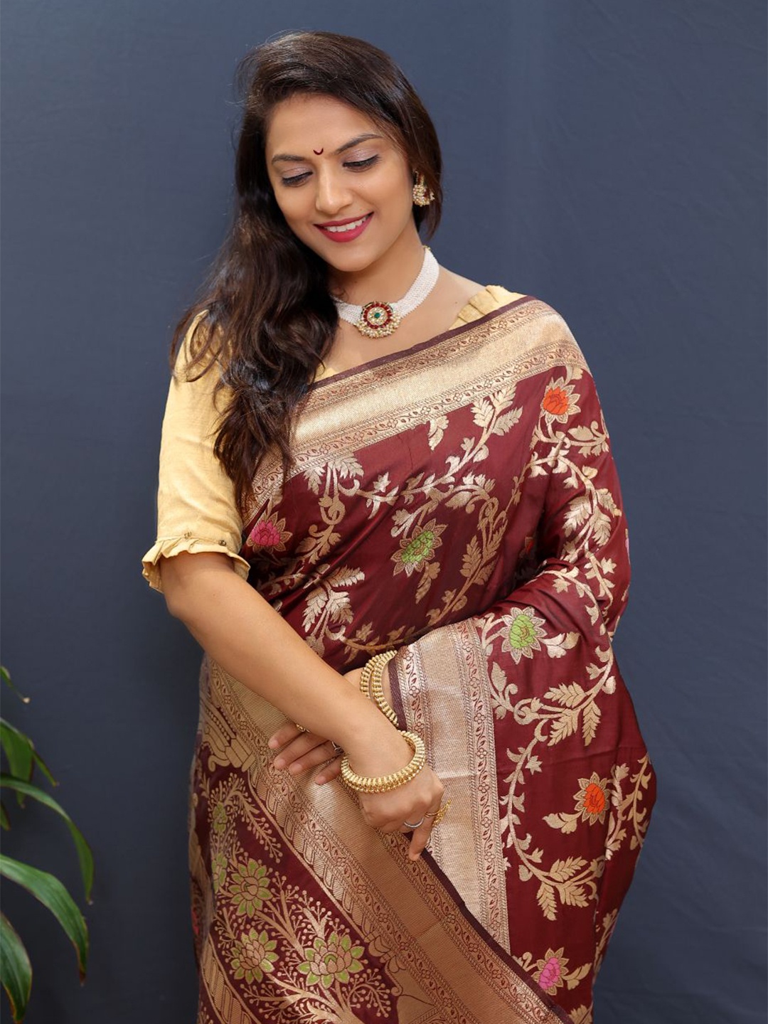 

Royal Rajgharana Saree Woven Design Pure Silk Banarasi Sarees, Maroon