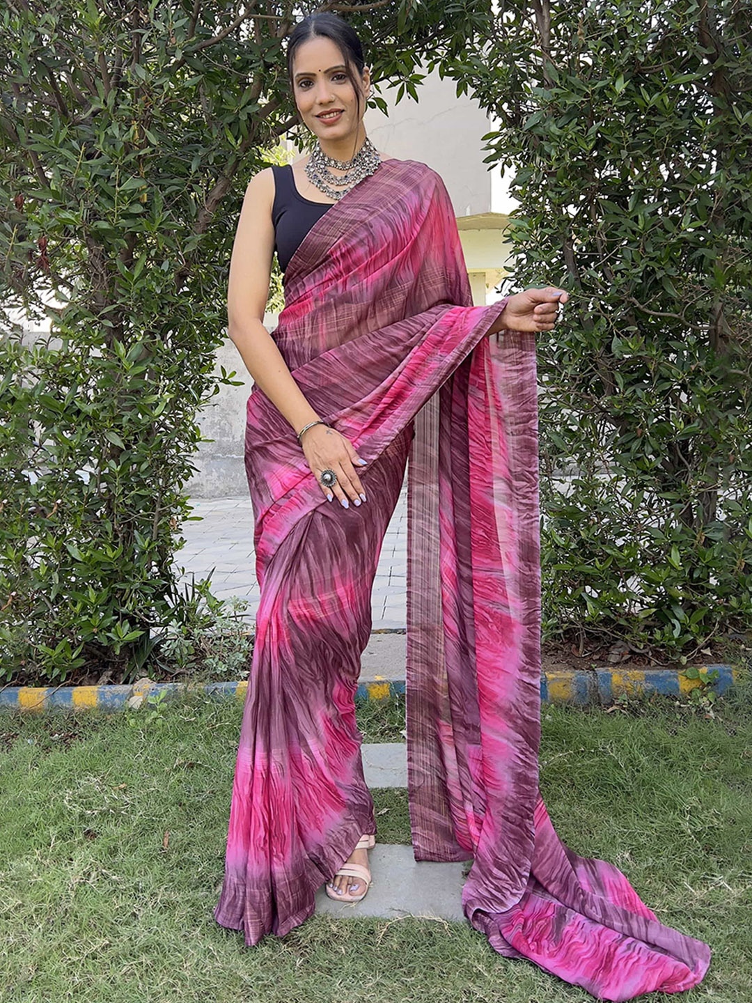 

DIVASTRI Ombre Pure Chiffon Jamdani Saree, Pink