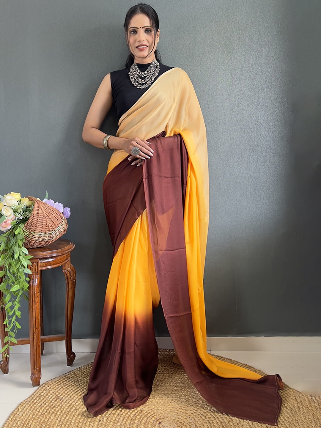 

DIVASTRI Pure Crepe Jamdani Saree, Orange