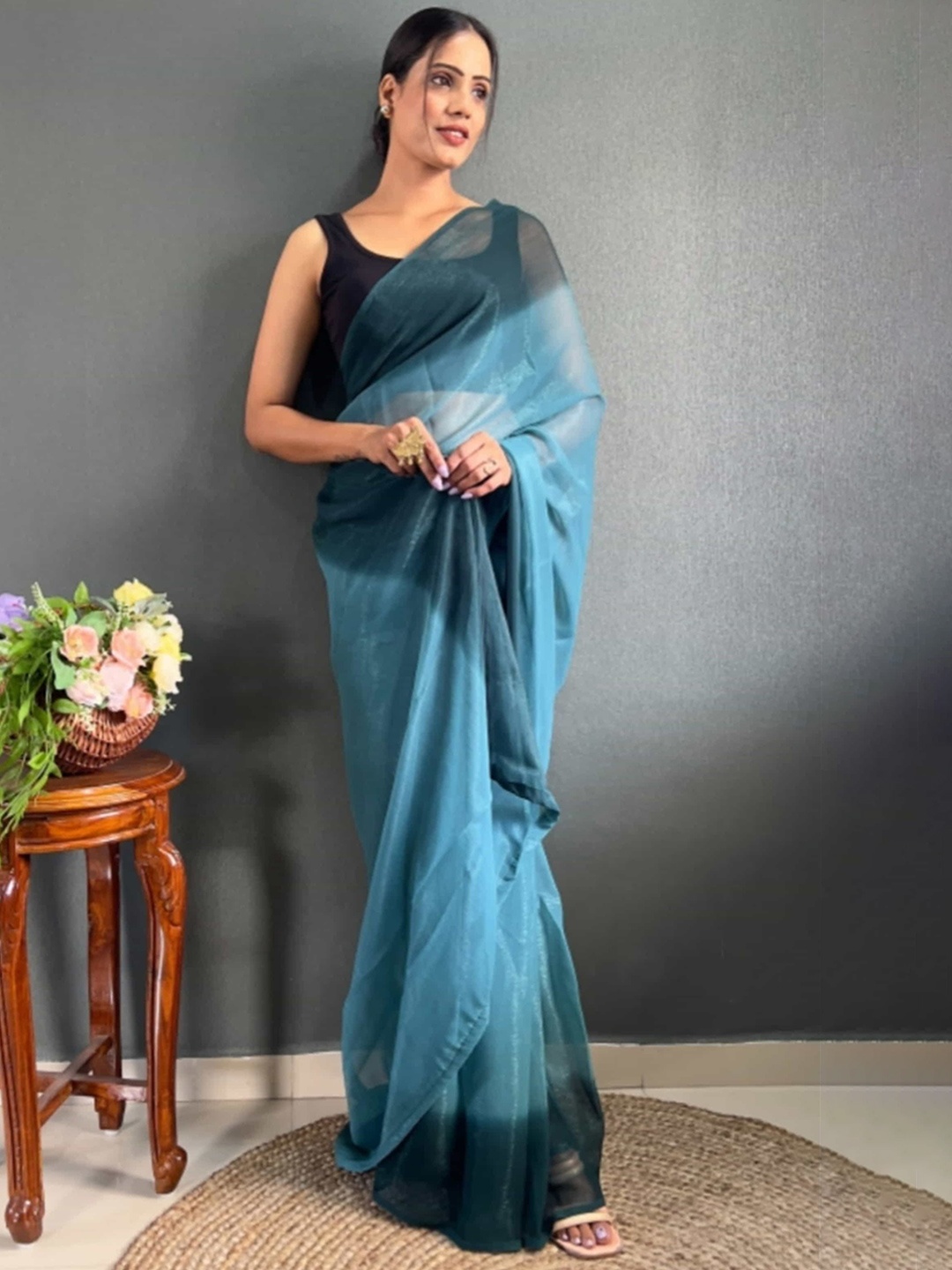 

DIVASTRI Colourblocked Pure Crepe Ready to Wear Saree, Blue