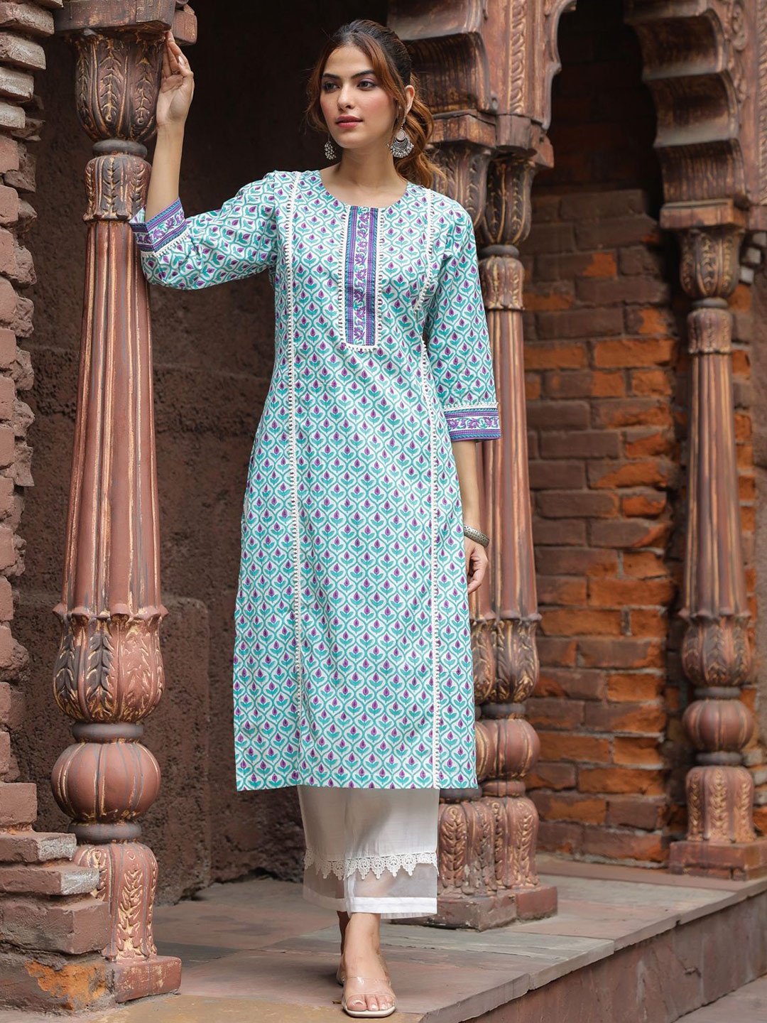 

Rain & Rainbow Ethnic Motifs Printed Round Neck Pure Cotton Straight Kurta, Turquoise blue