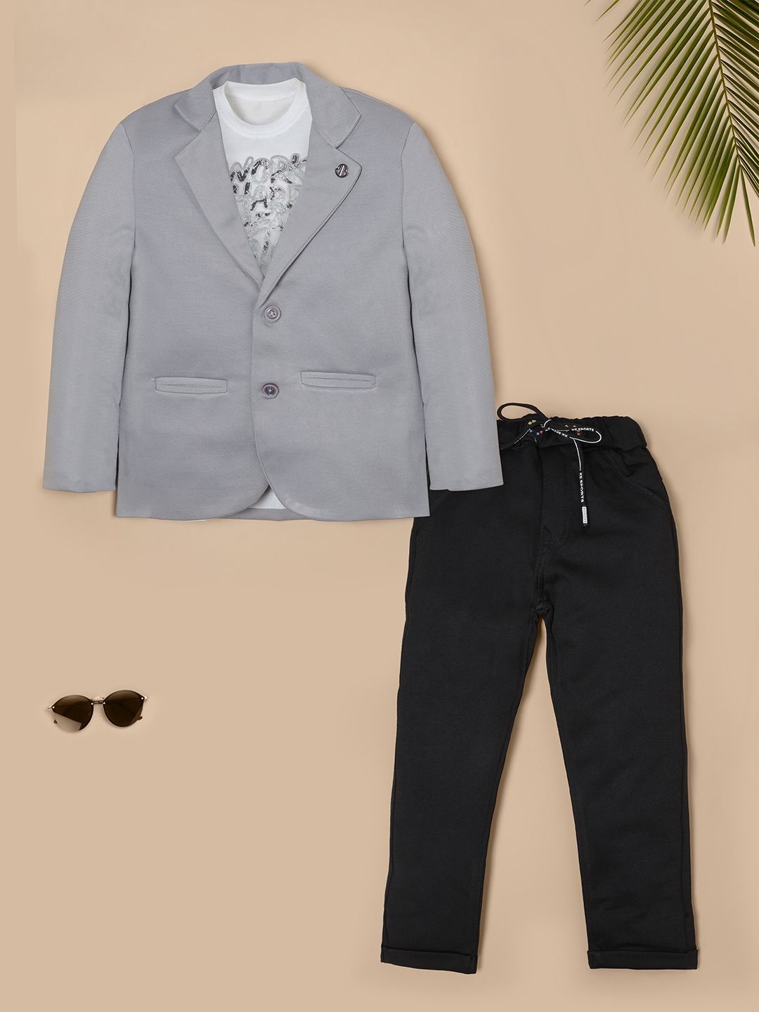 

Ridokidz Boys Printed Single-Breasted Notched Lapel Blazer With T-Shirt, Grey