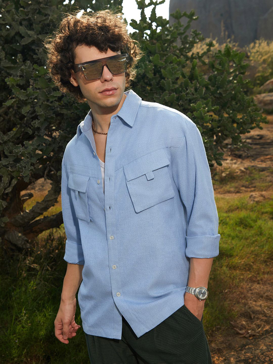 

Campus Sutra Men Comfort Relaxed Fit Spread Collar Solid Casual Shirt, Blue