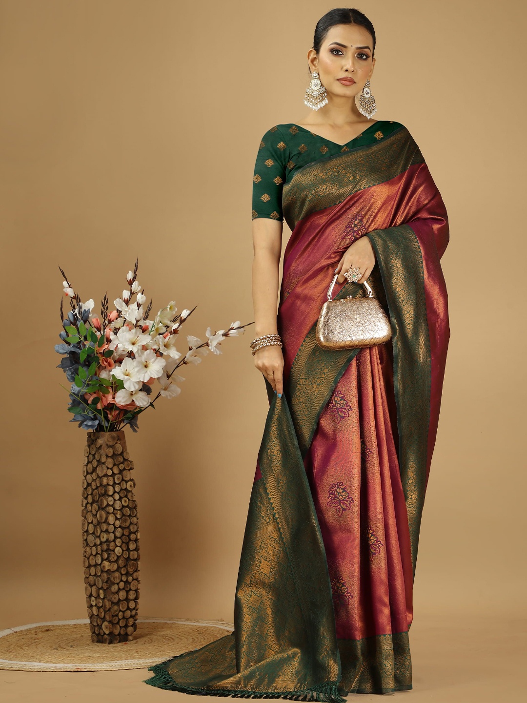 

KAYOMMI Woven Design Zari Kanjeevaram Saree, Red