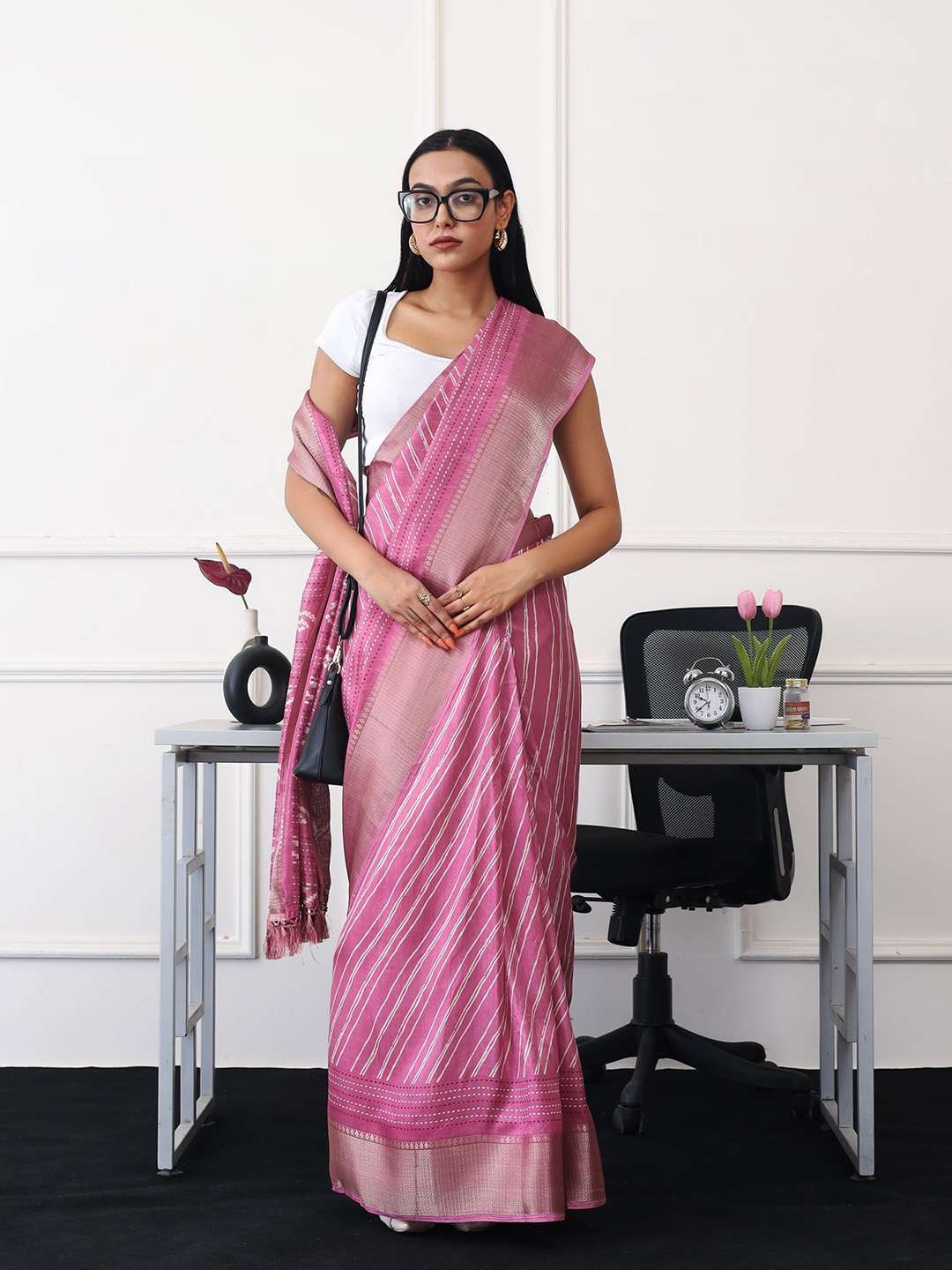 

Tikhi Imli Leheriya printed Ready to Wear Saree, Pink