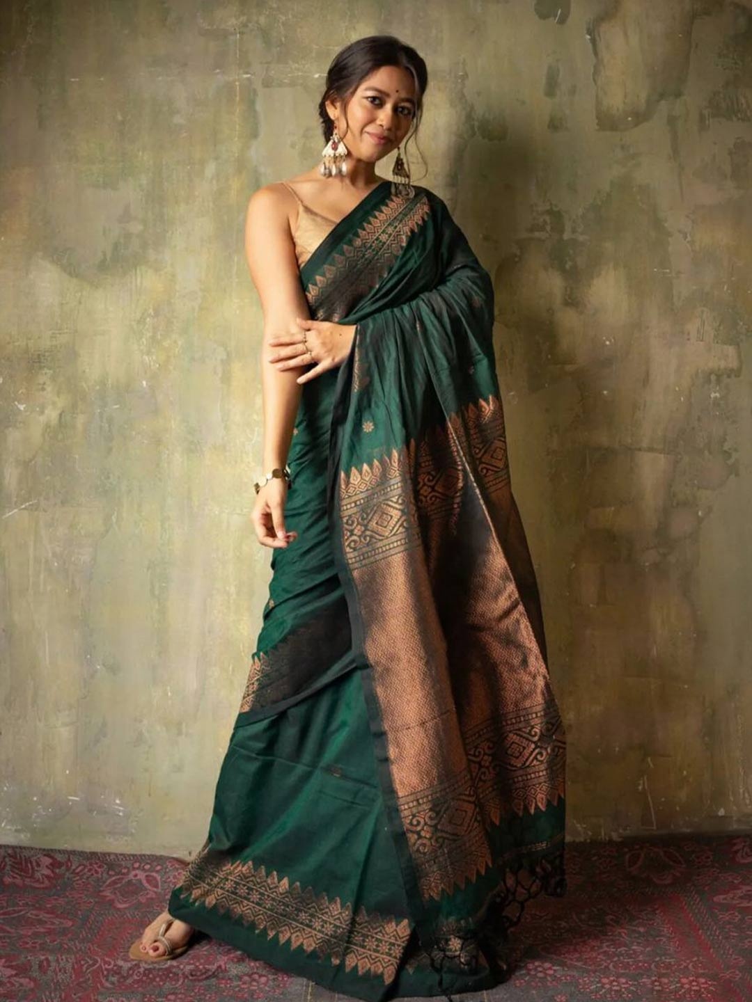 

Fabdeal Woven Design Zari Kanjeevaram Saree, Green