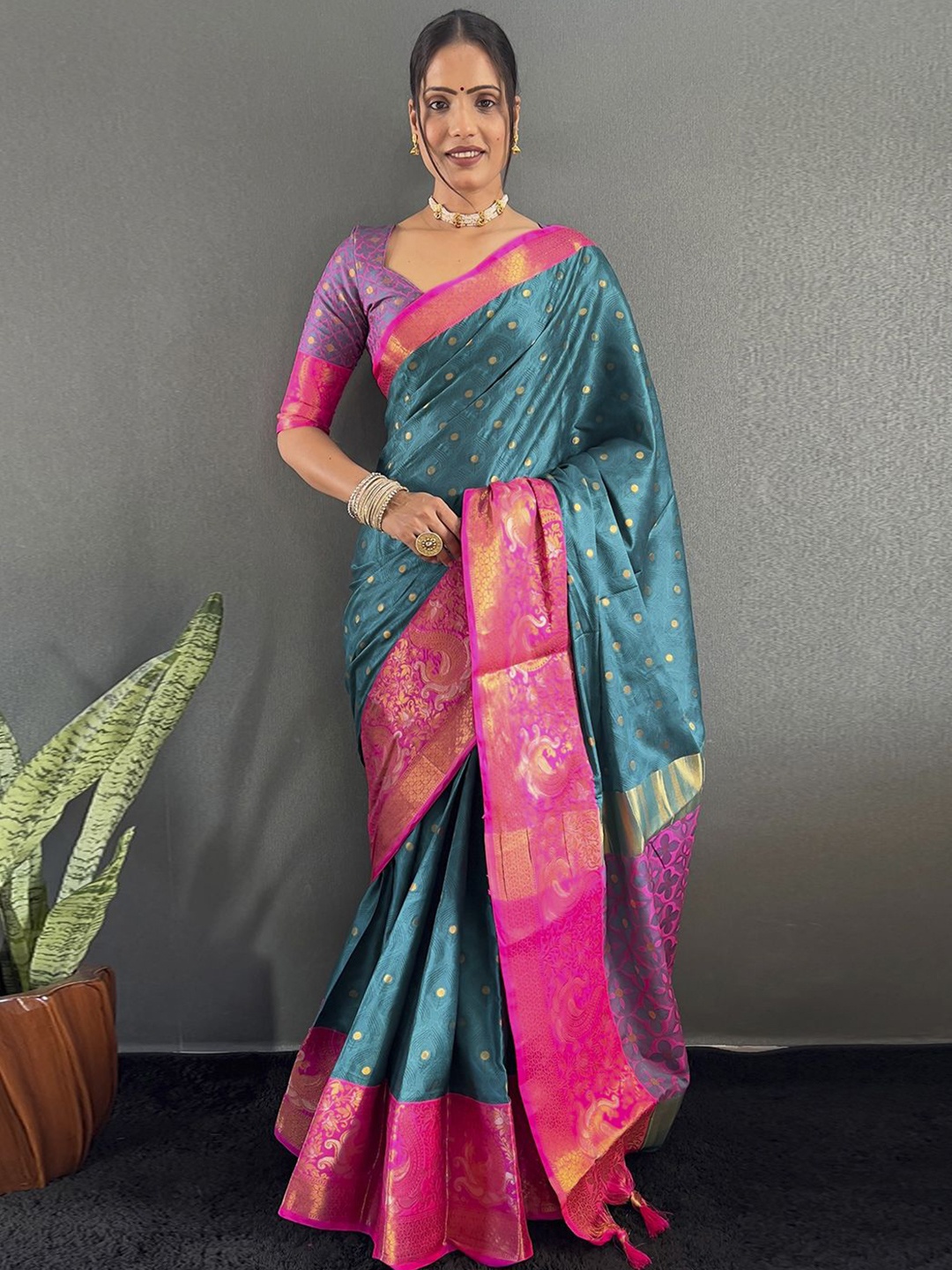 

Panzora Woven Design Zari Saree, Teal