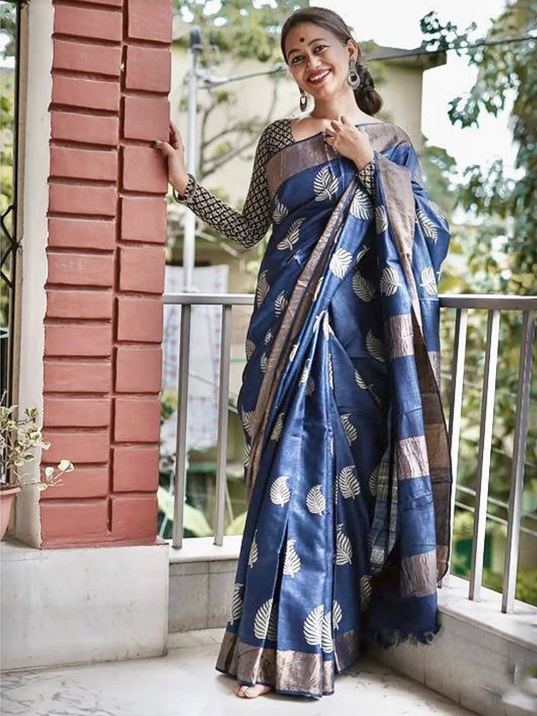 

Fabdeal Ethnic Motifs Woven Design Zari Kanjeevaram Saree, Blue