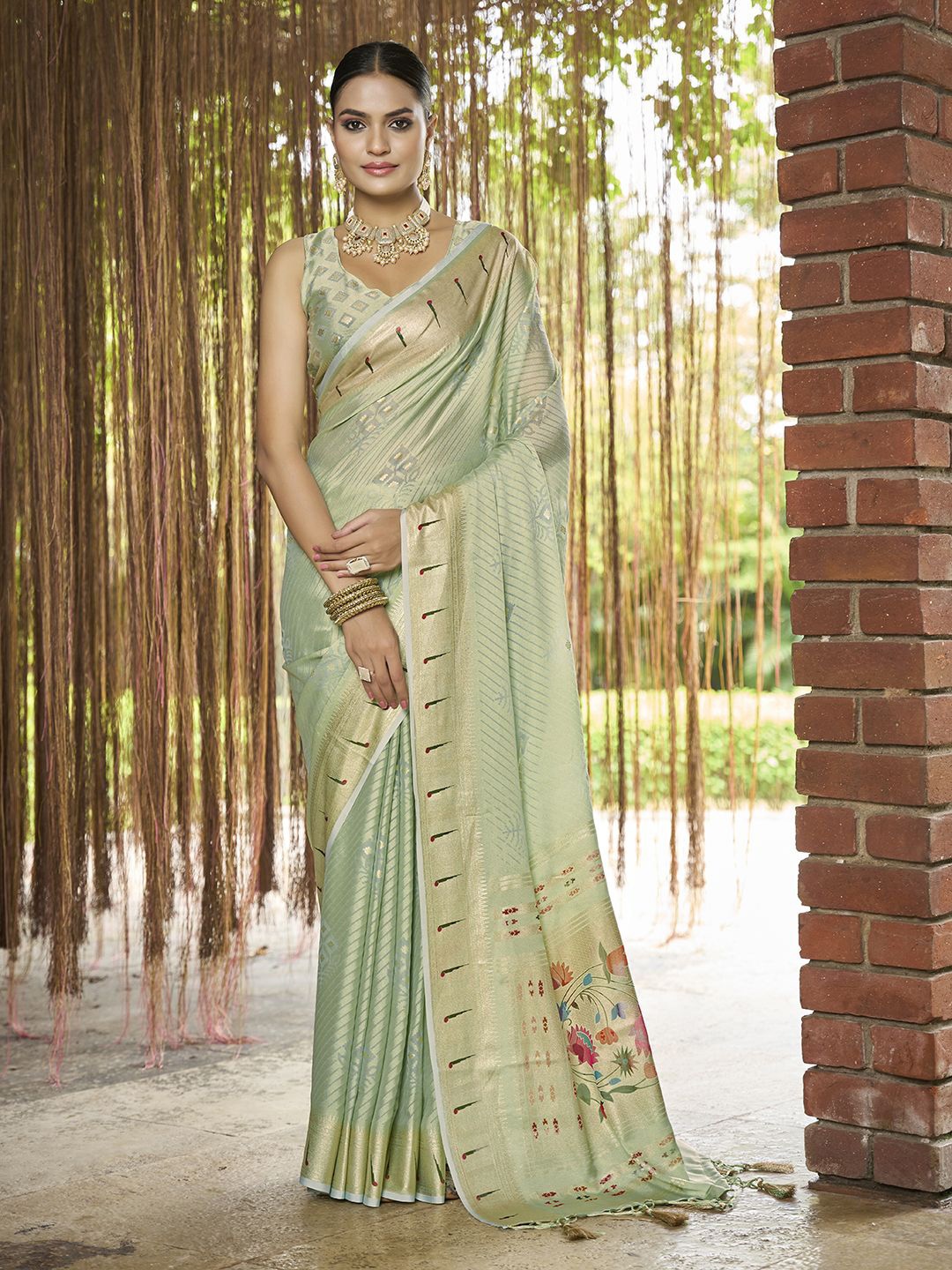 

Mitera Ethnic Motifs Printed Brasso Saree, Sea green