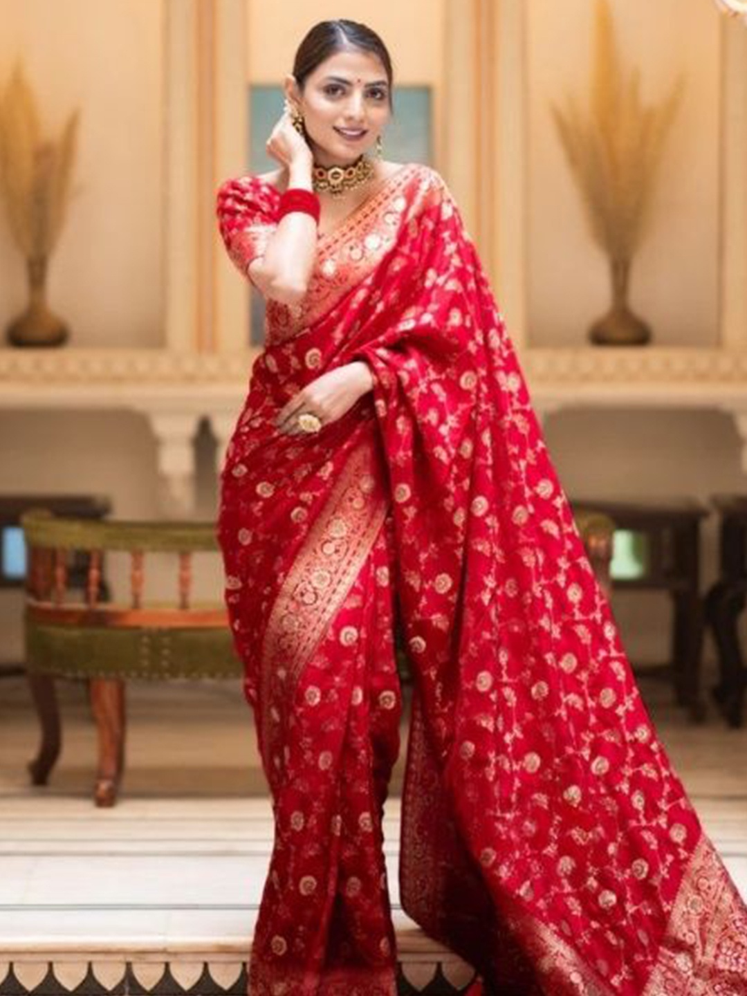

ZILVIRA Ethnic Motifs Zari Banarasi Saree, Red