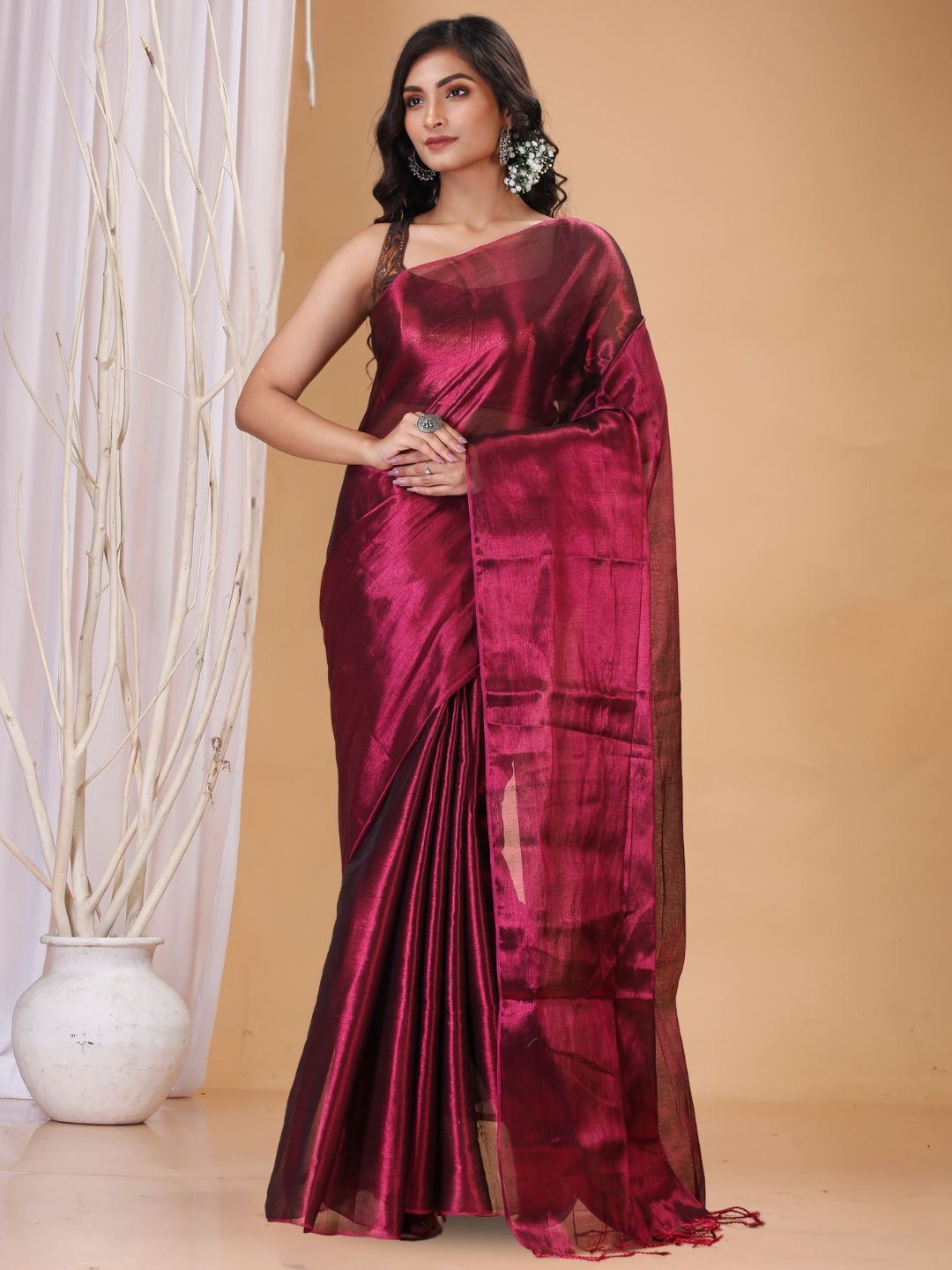 

T.J. SAREES Solid Handloom Tissue Silk Saree Saree, Magenta