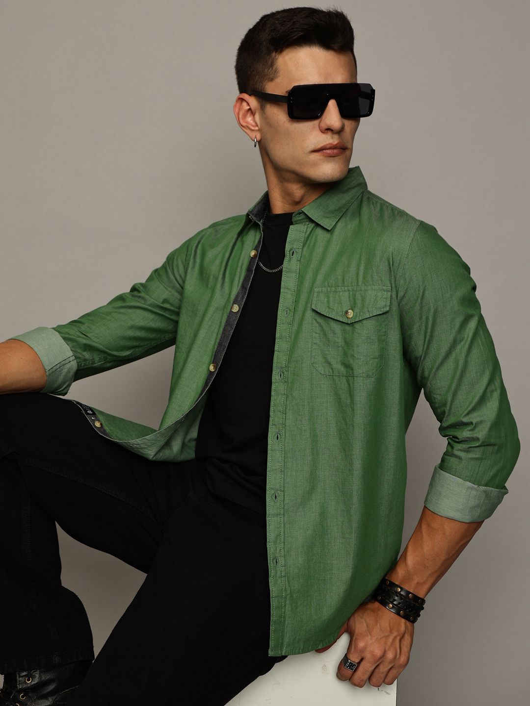 

The Roadster Lifestyle Co. Men Premium Slim Fit Spread Collar Solid Cotton Casual Shirt, Green