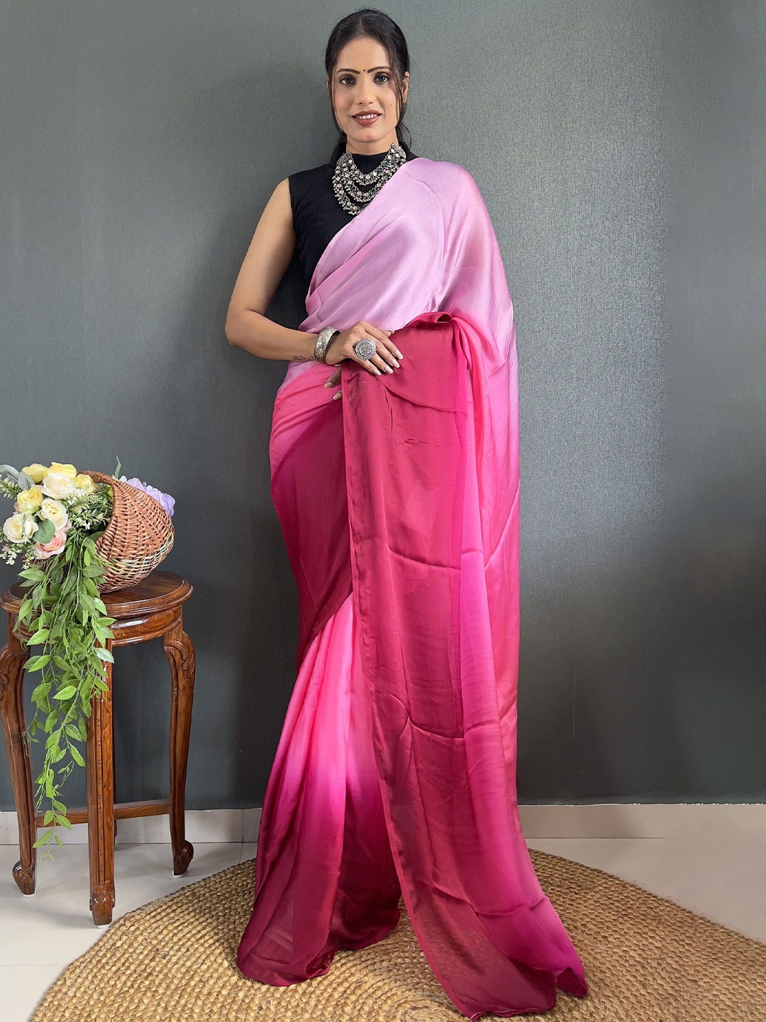 

DIVASTRI Ombre Pure Crepe Ready to Wear Jamdani Saree, Pink