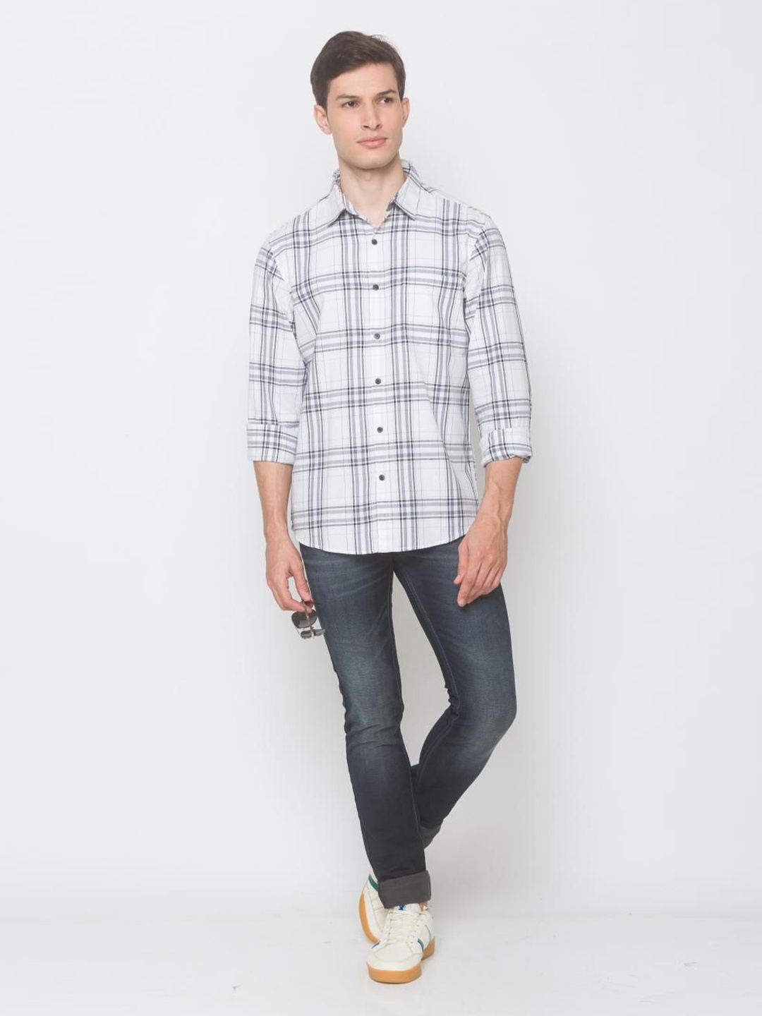

SNX Men Spread Collar Tartan Checked Cotton Casual Shirt, White