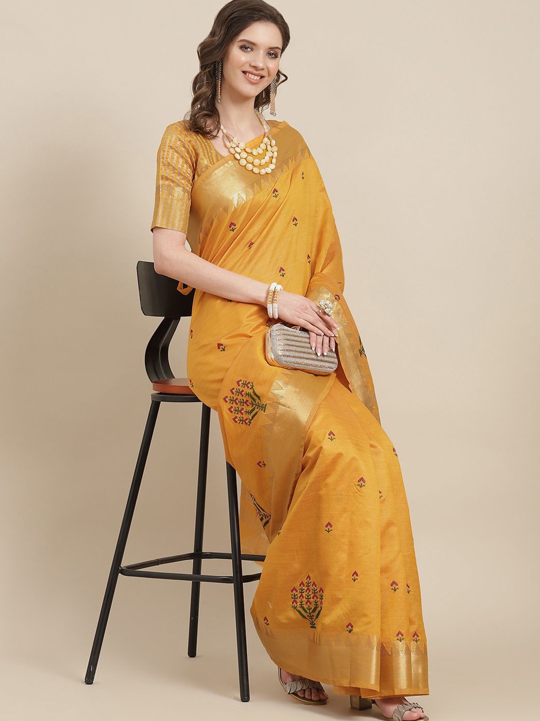 

KAVINDI Floral Printed Embroidered Saree, Yellow