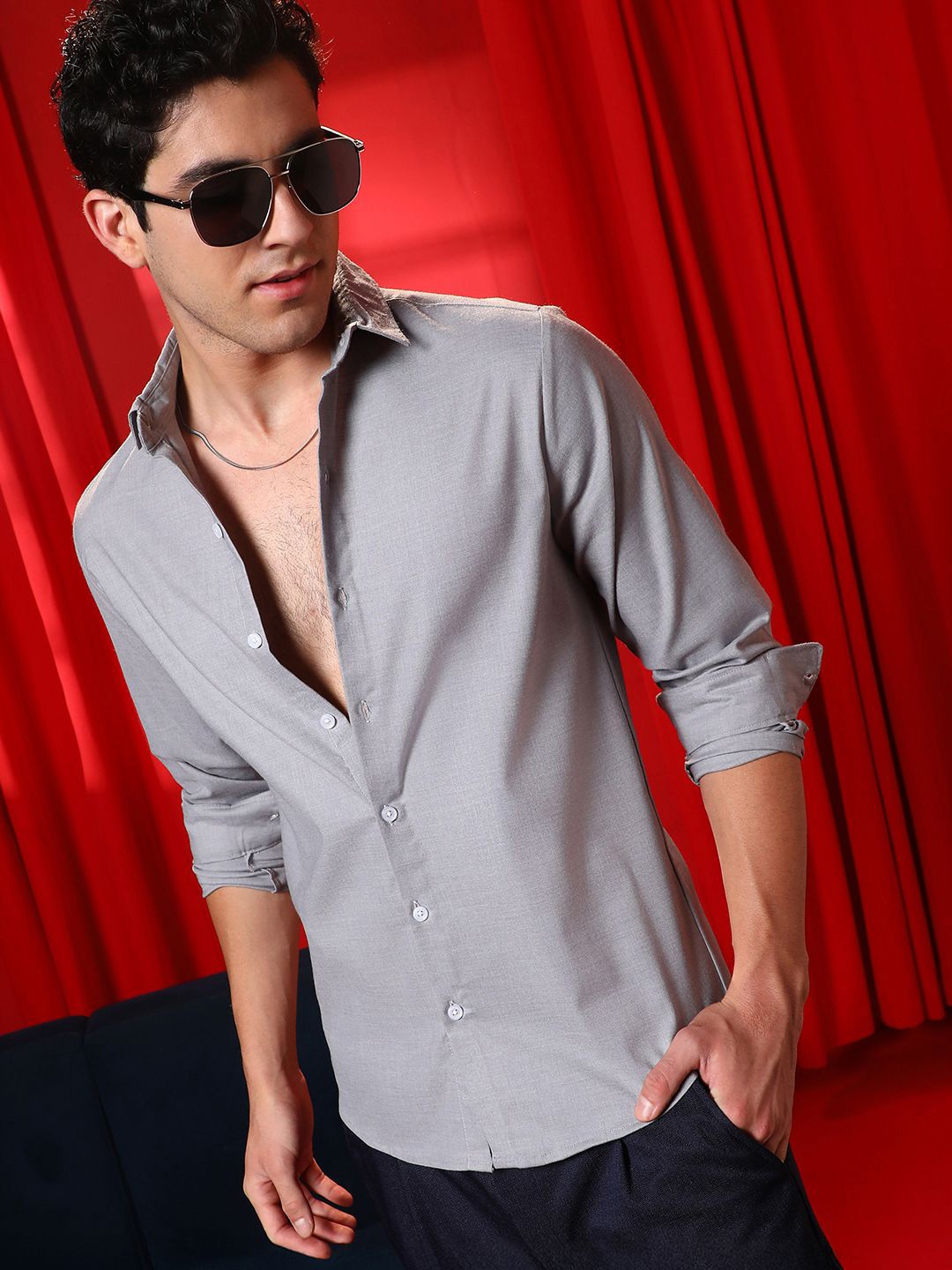 

Campus Sutra Men Comfort Fit Spread Collar Solid Casual Shirt, Grey