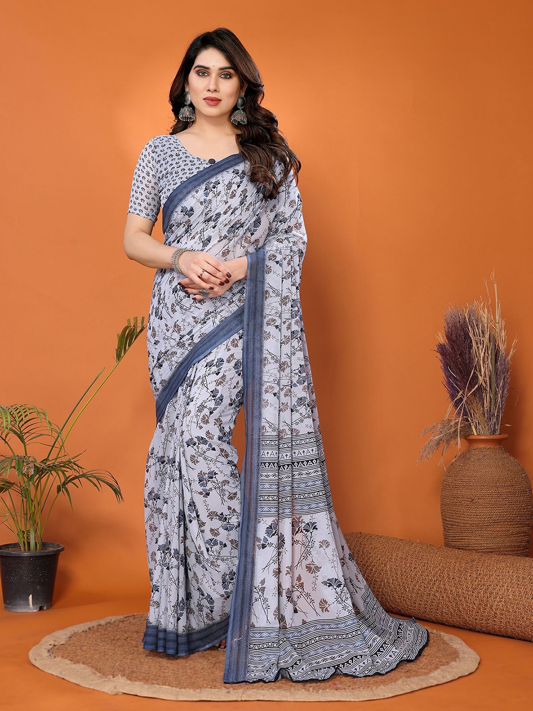 

Moda Rapido Floral Printed Saree, Grey