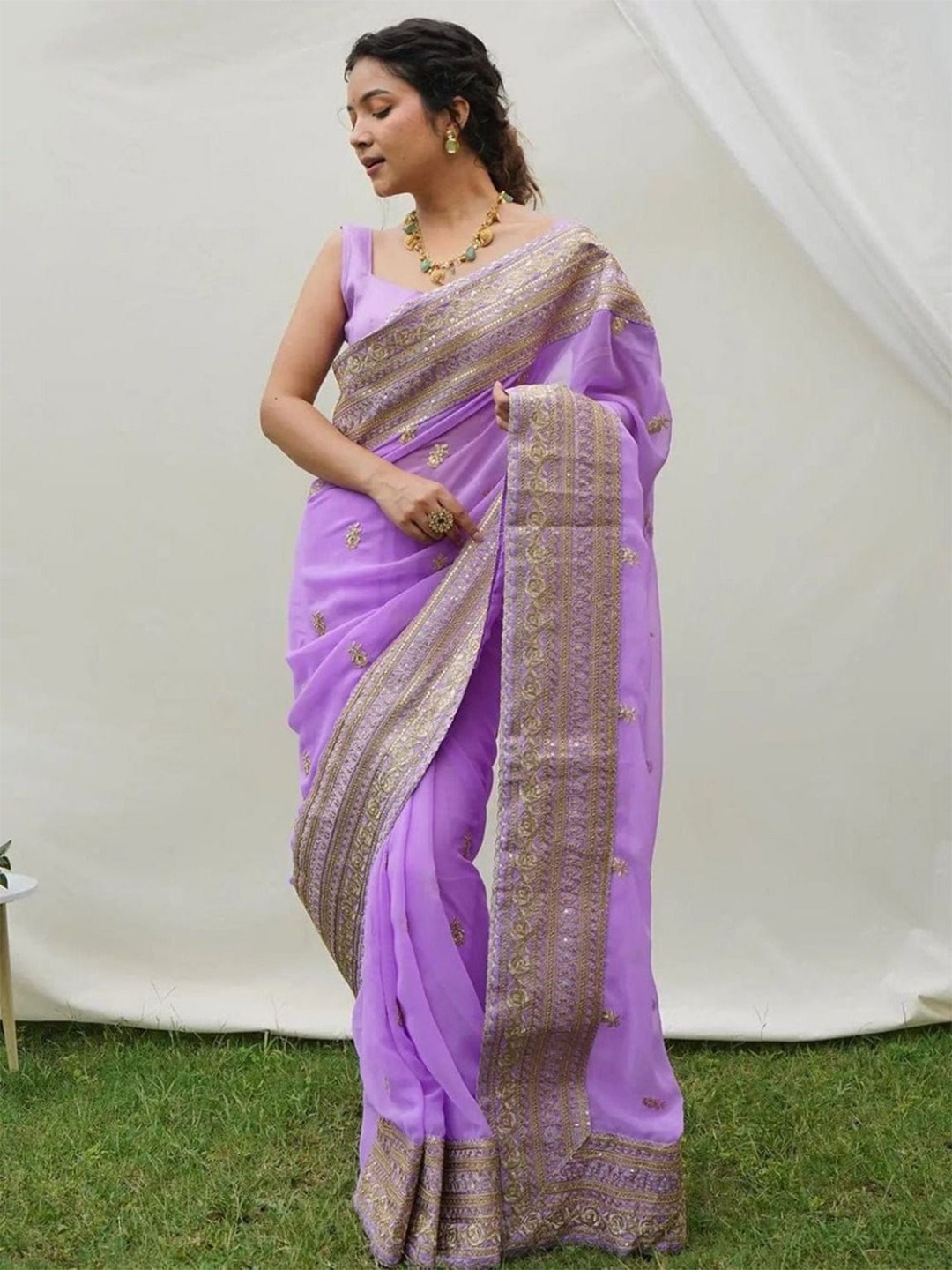 

Anouk Floral Embroidered Pure Georgette Saree, Lavender