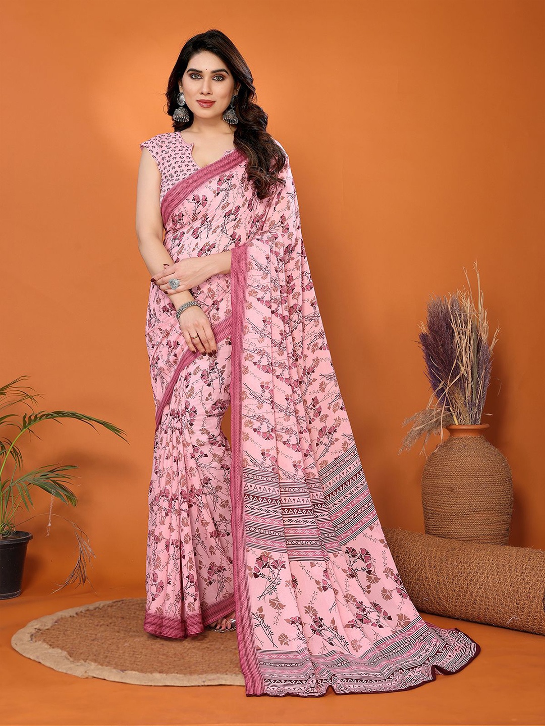 

Moda Rapido Floral Printed Daily Wear Saree, Pink