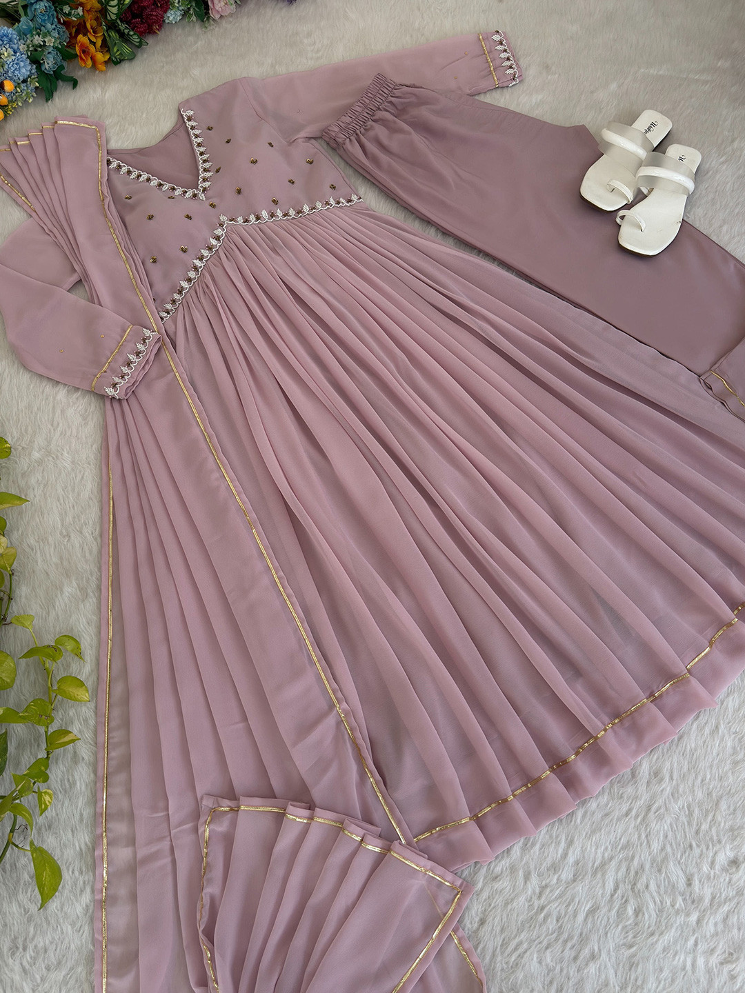 

MBL Women Ethnic Motifs Embroidered Empire Sequinned Kurta with Trousers & With Dupatta, Pink