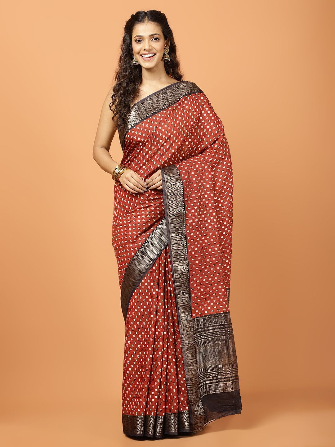 

Meena Bazaar Floral Printed Zari Saree, Maroon