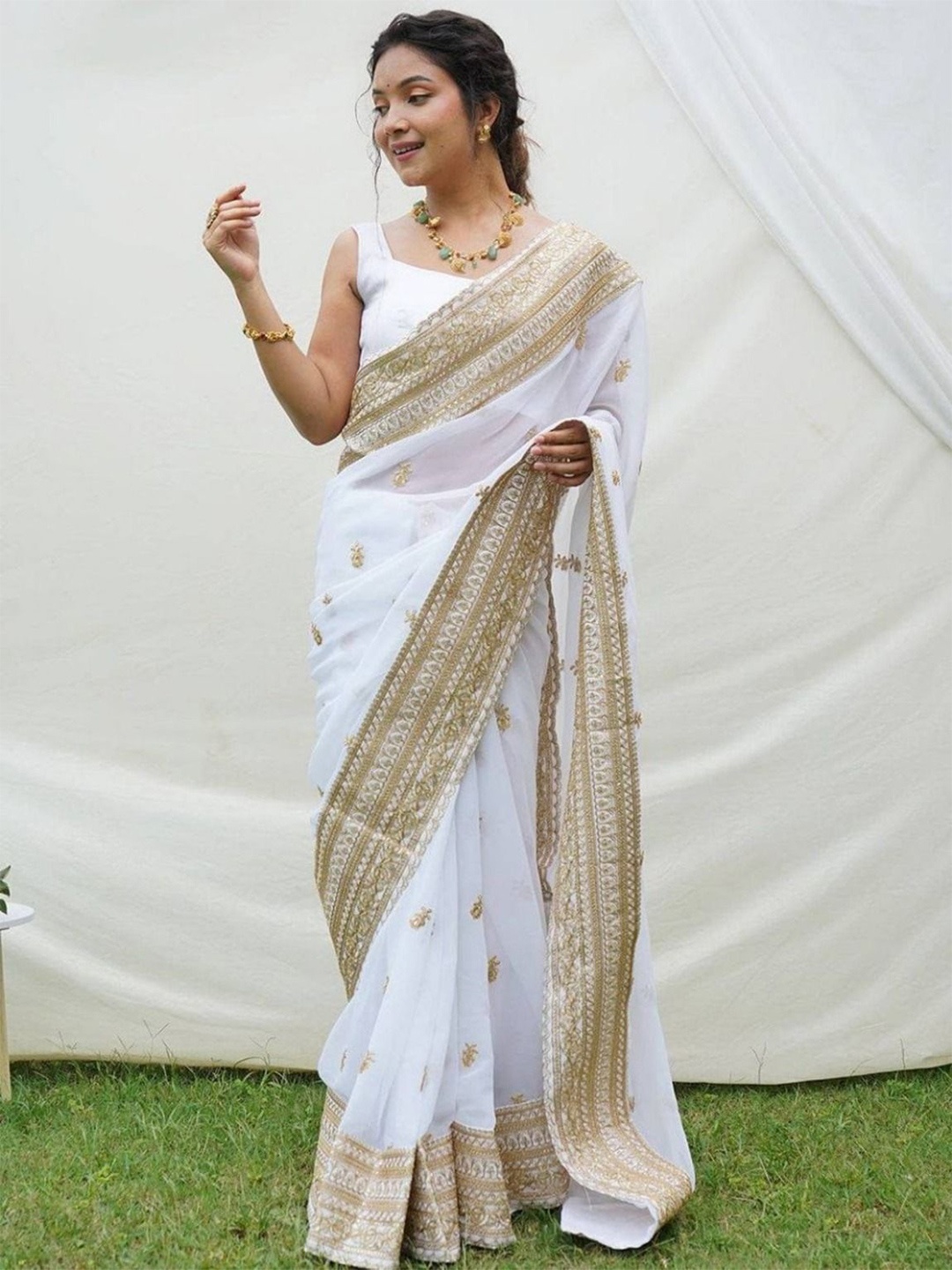 

Anouk Floral Embroidered Pure Georgette Saree, White