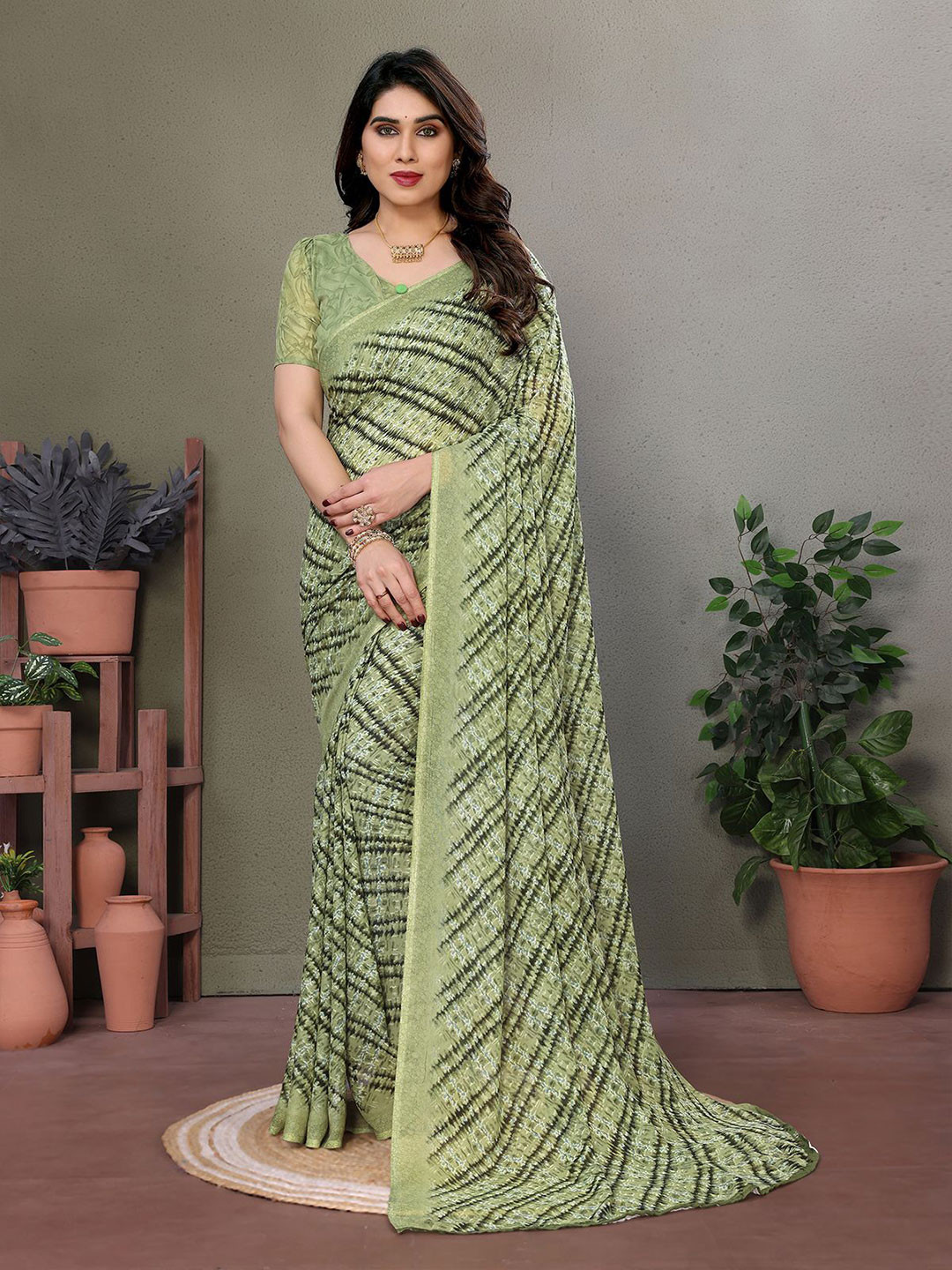 

Moda Rapido Printed Saree with Blouse Piece, Green