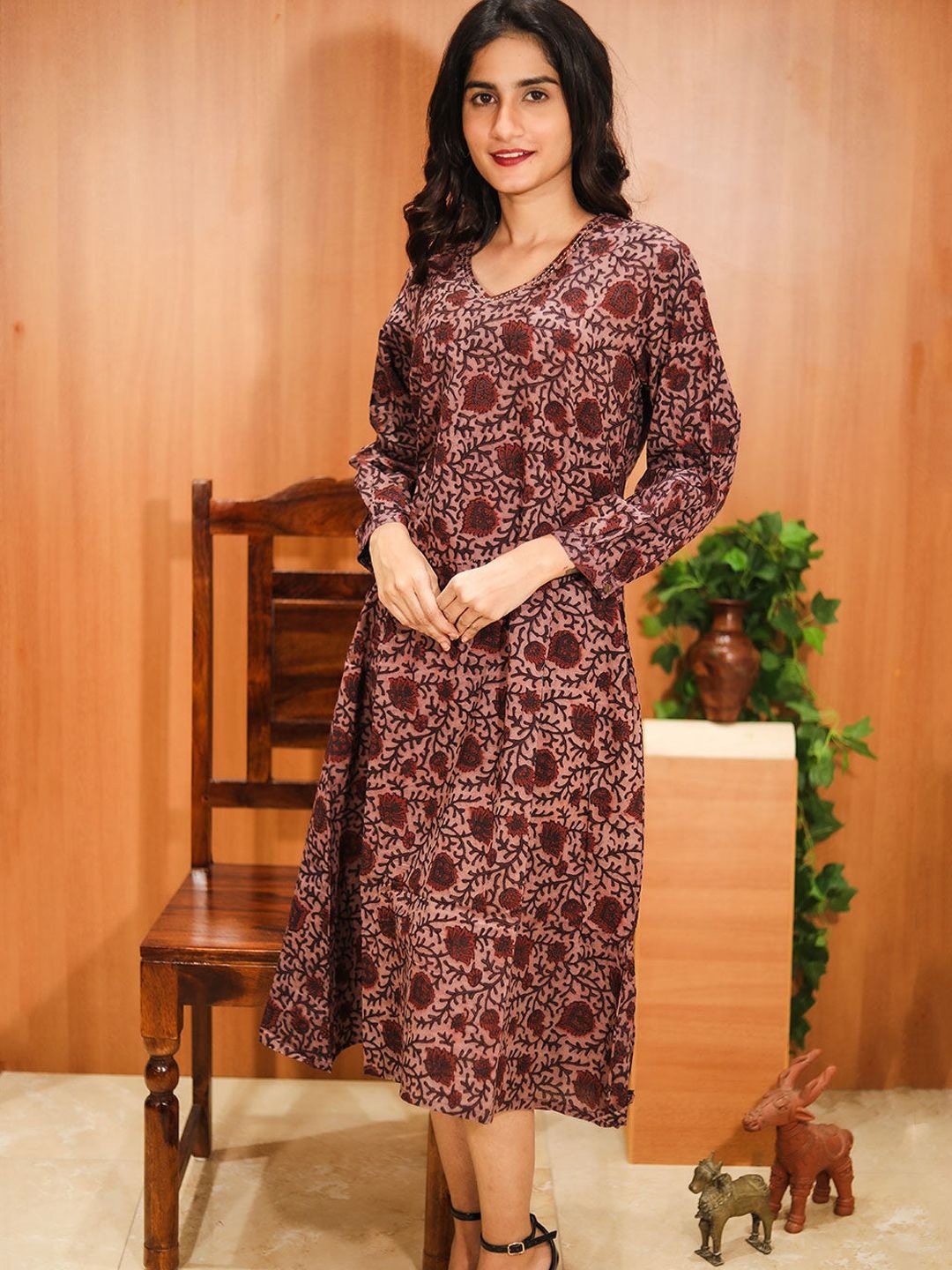 

Avishya Women Ethnic Motifs Embroidered A-Line Midi Dress, Maroon