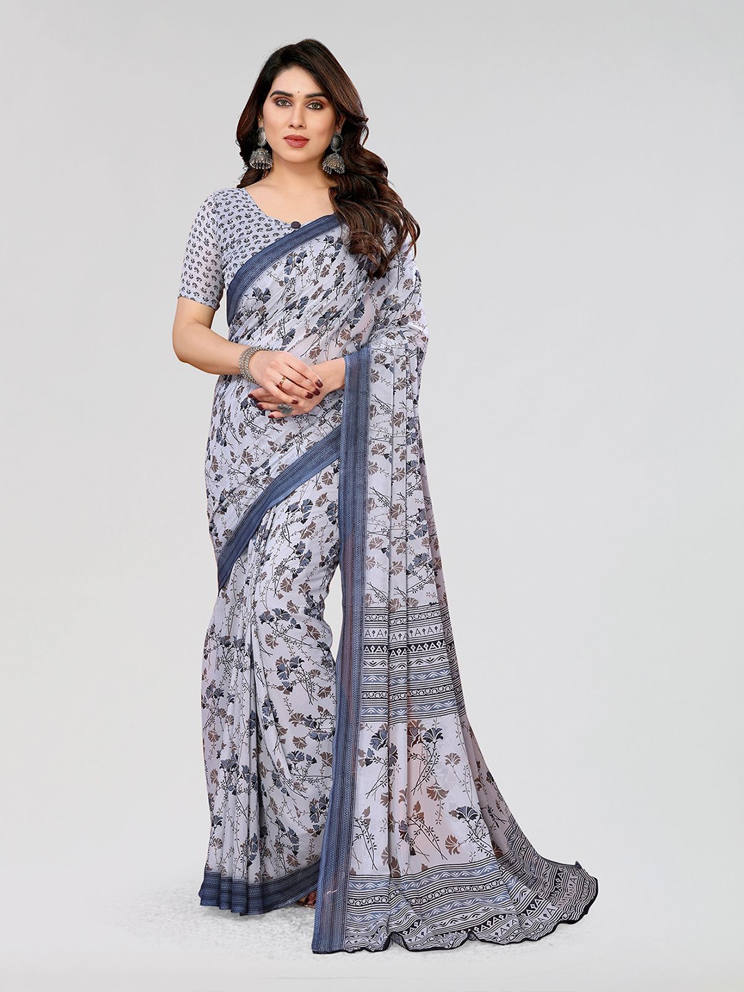 

Moda Rapido Floral Printed Saree With Blouse Piece, Grey