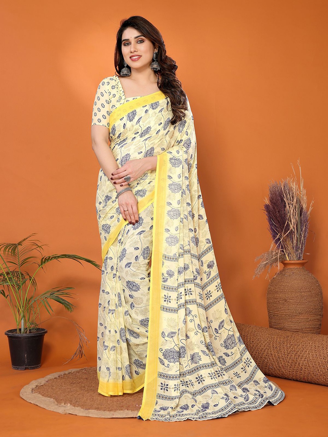 

Moda Rapido Floral Printed Saree, Yellow