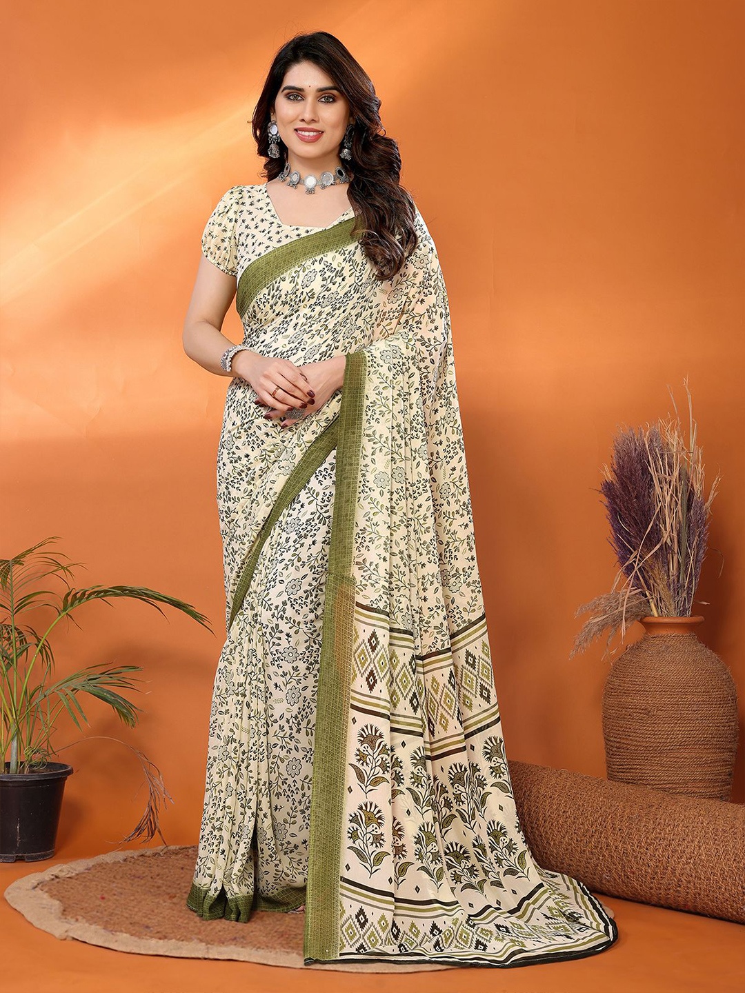 

Moda Rapido Floral Printed Saree, Cream