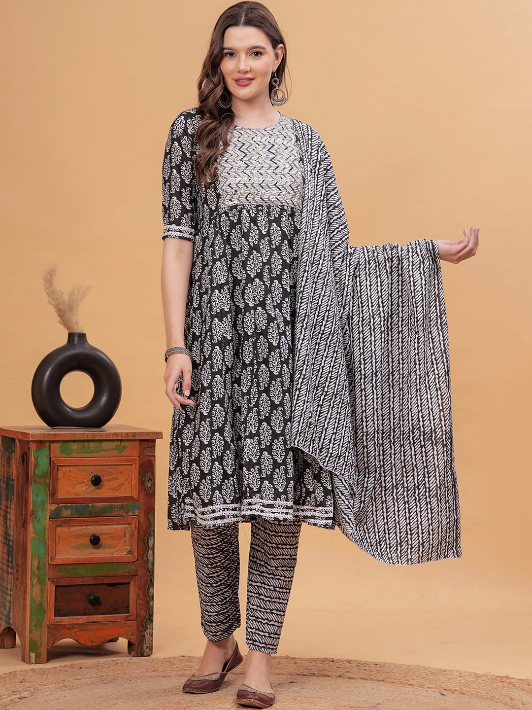 

CHIRAAI Ethnic Motifs Printed Empire Pure Cotton Anarkali Kurta with Trousers & Dupatta, Black