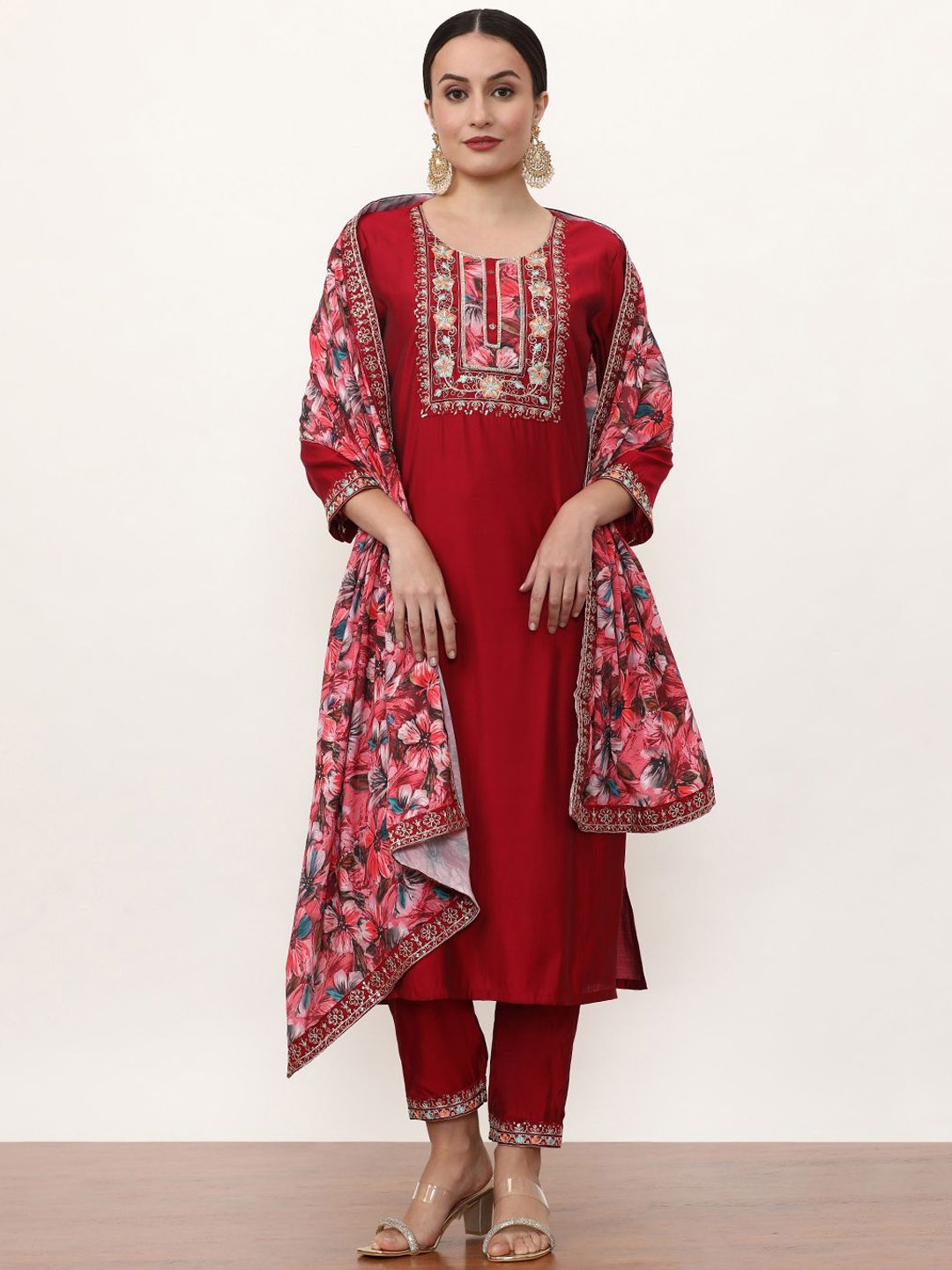 

Jaipur Kurti Women Floral Embroidered Regular Kurta with Trousers & With Dupatta, Maroon