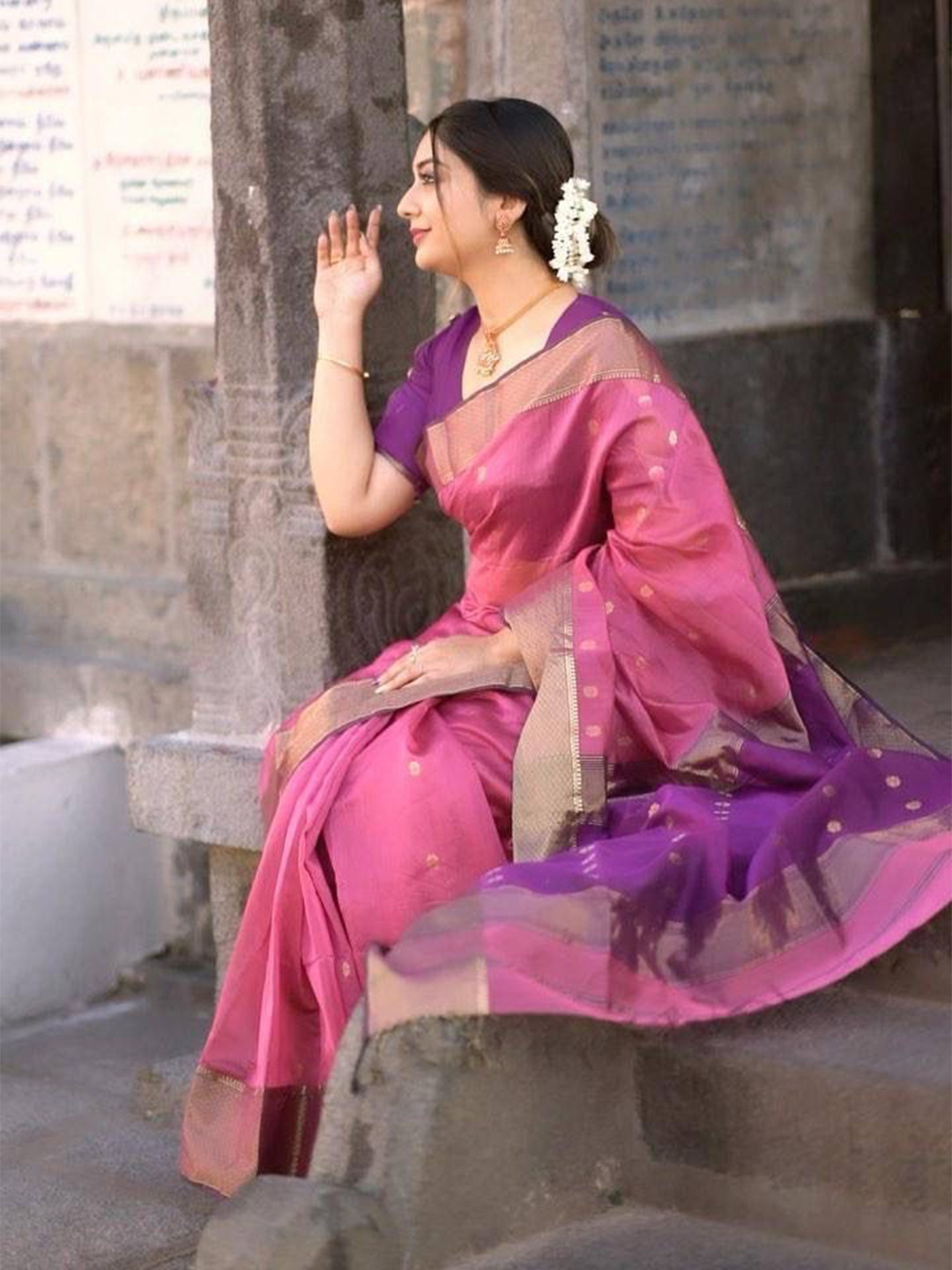 

KALINI Ethnic Motifs Woven Design Zari Banarasi Saree, Pink