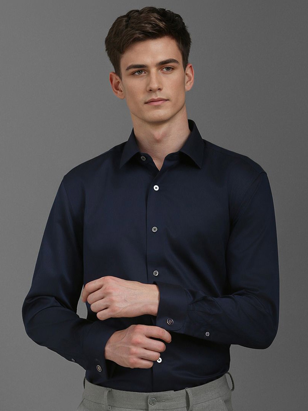 

Luxure by Louis Philippe Men Spread Collar Textured Cotton Formal Shirt, Navy blue