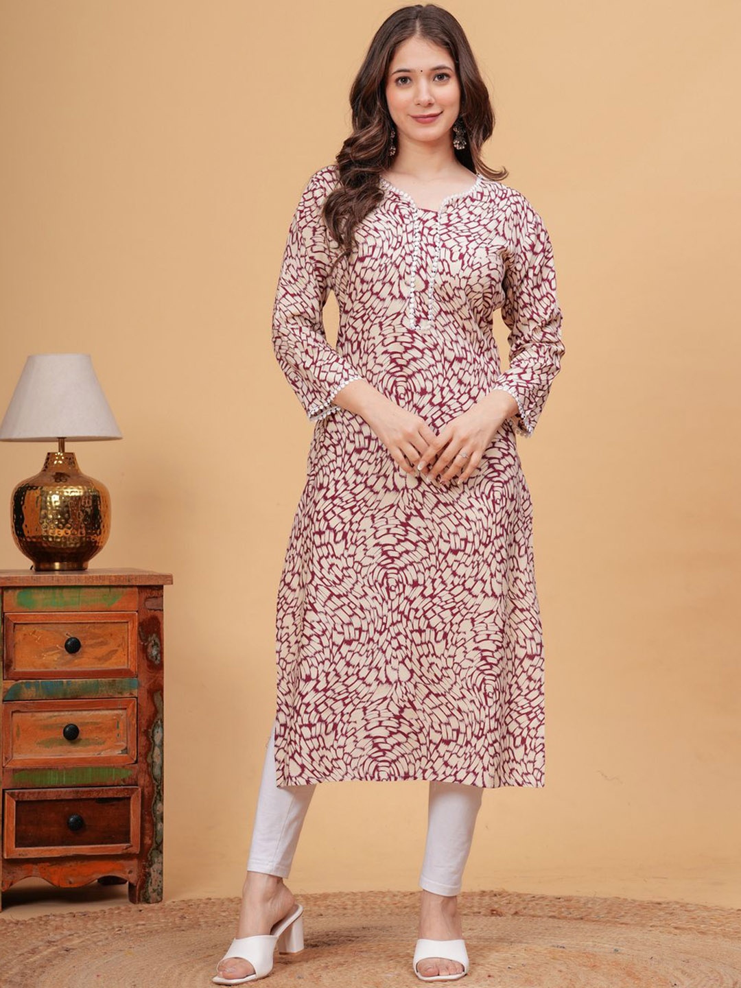 

PURSHOTTAM WALA Women Printed Asymmetric Kurta, Maroon