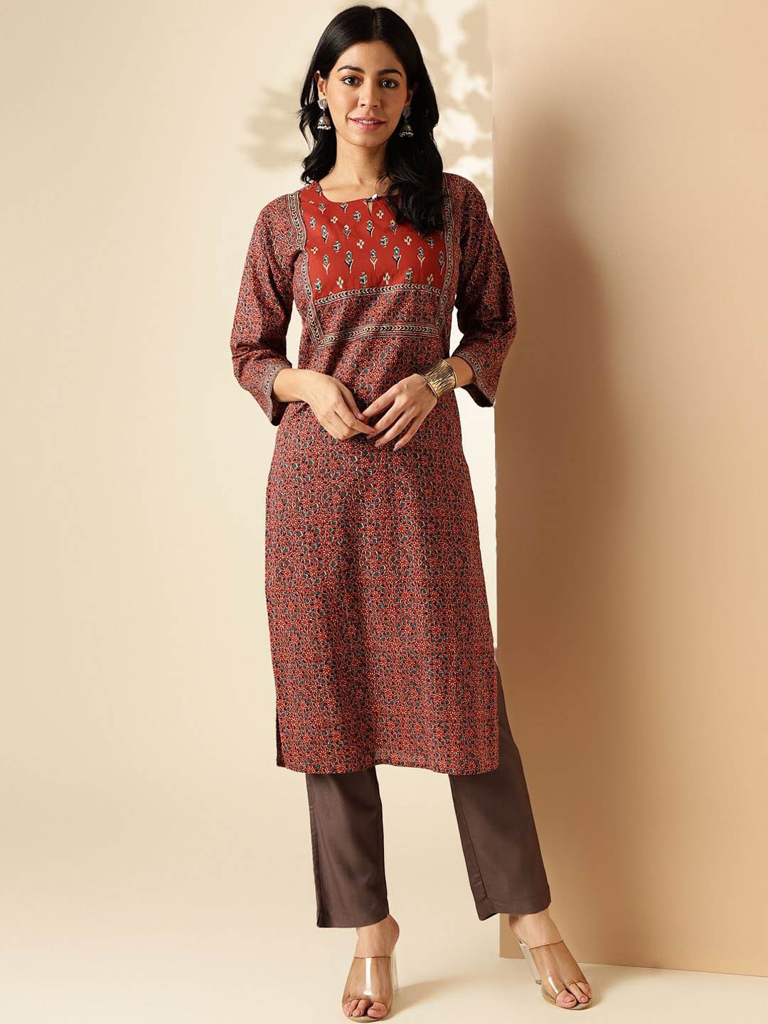 

Vbuyz Floral Printed Keyhole Neck Three-Quarter Sleeves Pure Cotton Straight Kurta, Maroon