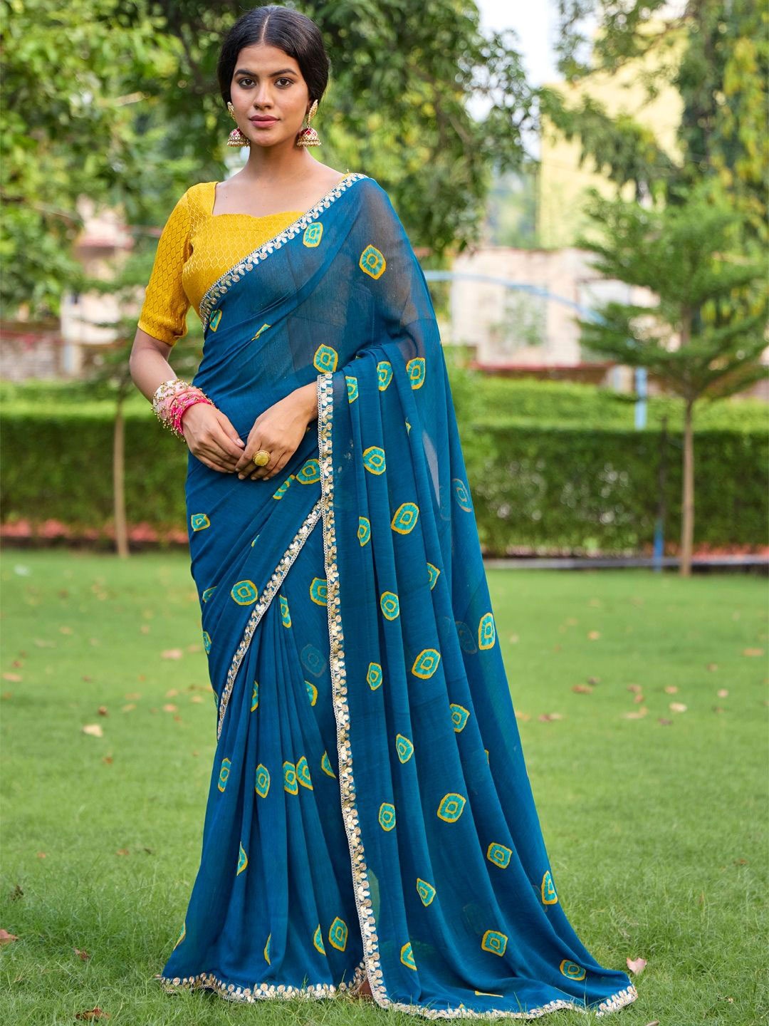 

CHUDIYA Ethnic Motifs Sequinned Pure Chiffon Saree, Blue