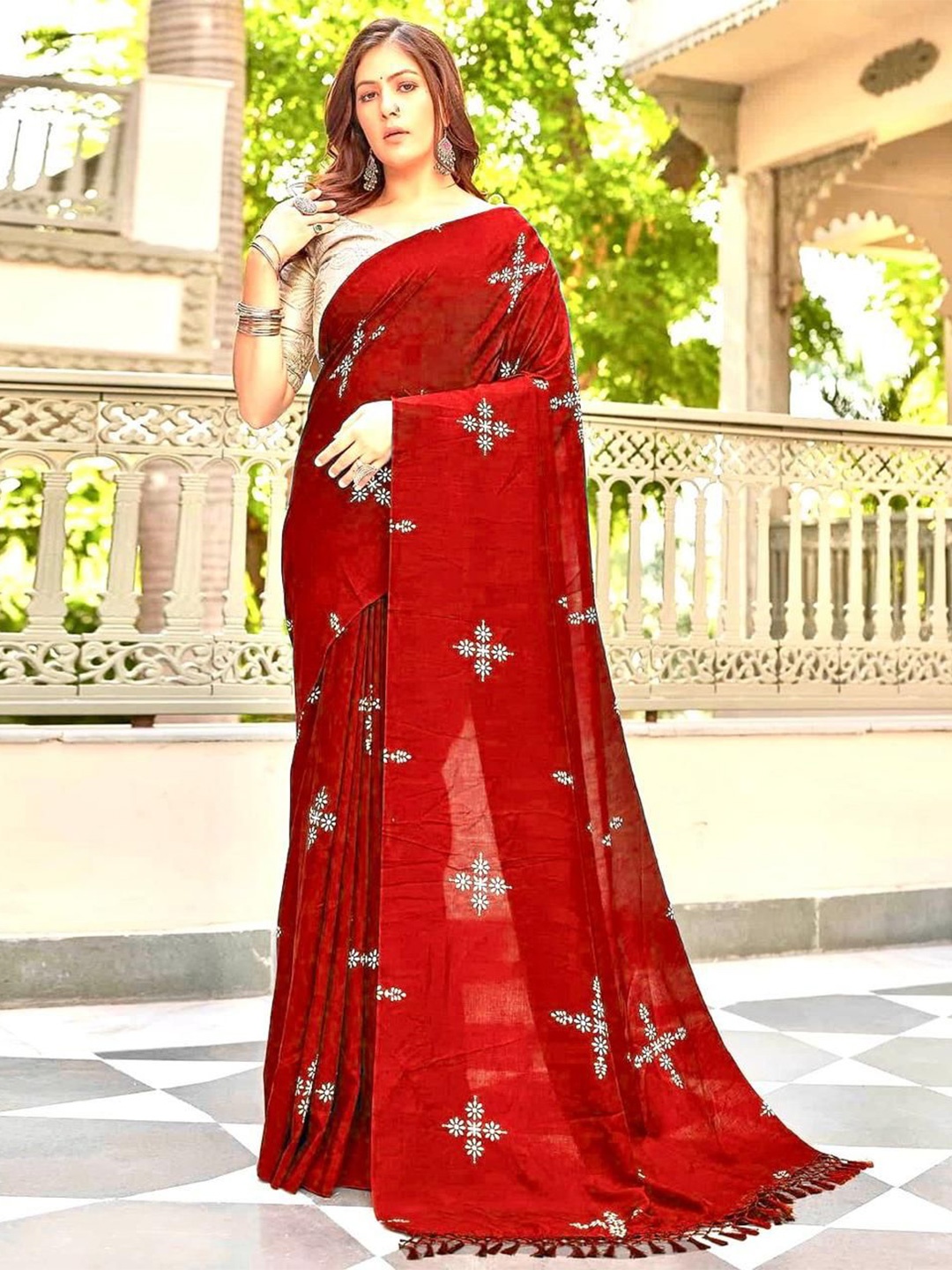 

Aika Floral Printed Pure Silk Banarasi Saree, Red