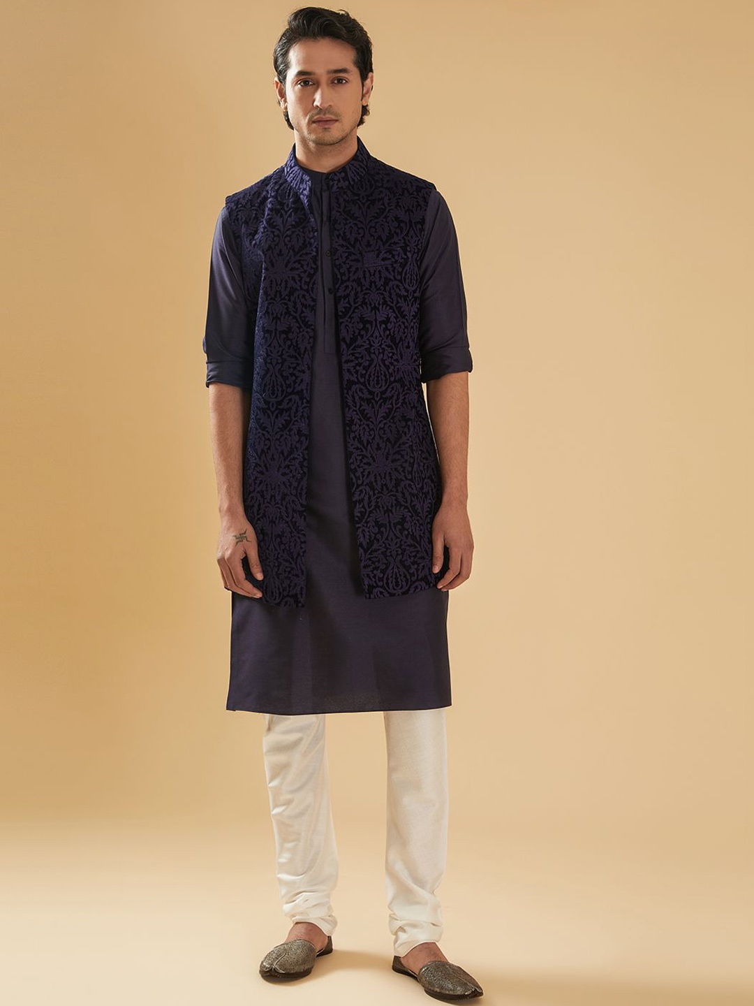 

RR Blue Embroidered Mandarin Collar Longline Nehru Jacket, Navy blue