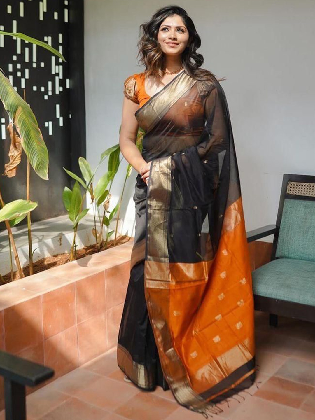 

KALINI Ethnic Motifs Zari Banarasi Saree, Black