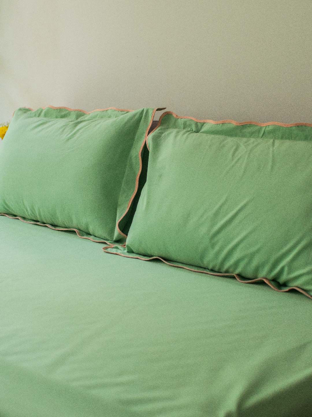 

10club Green Pure Cotton King Bedsheet with 2 Pillow Covers 2.70 m x 2.70 m