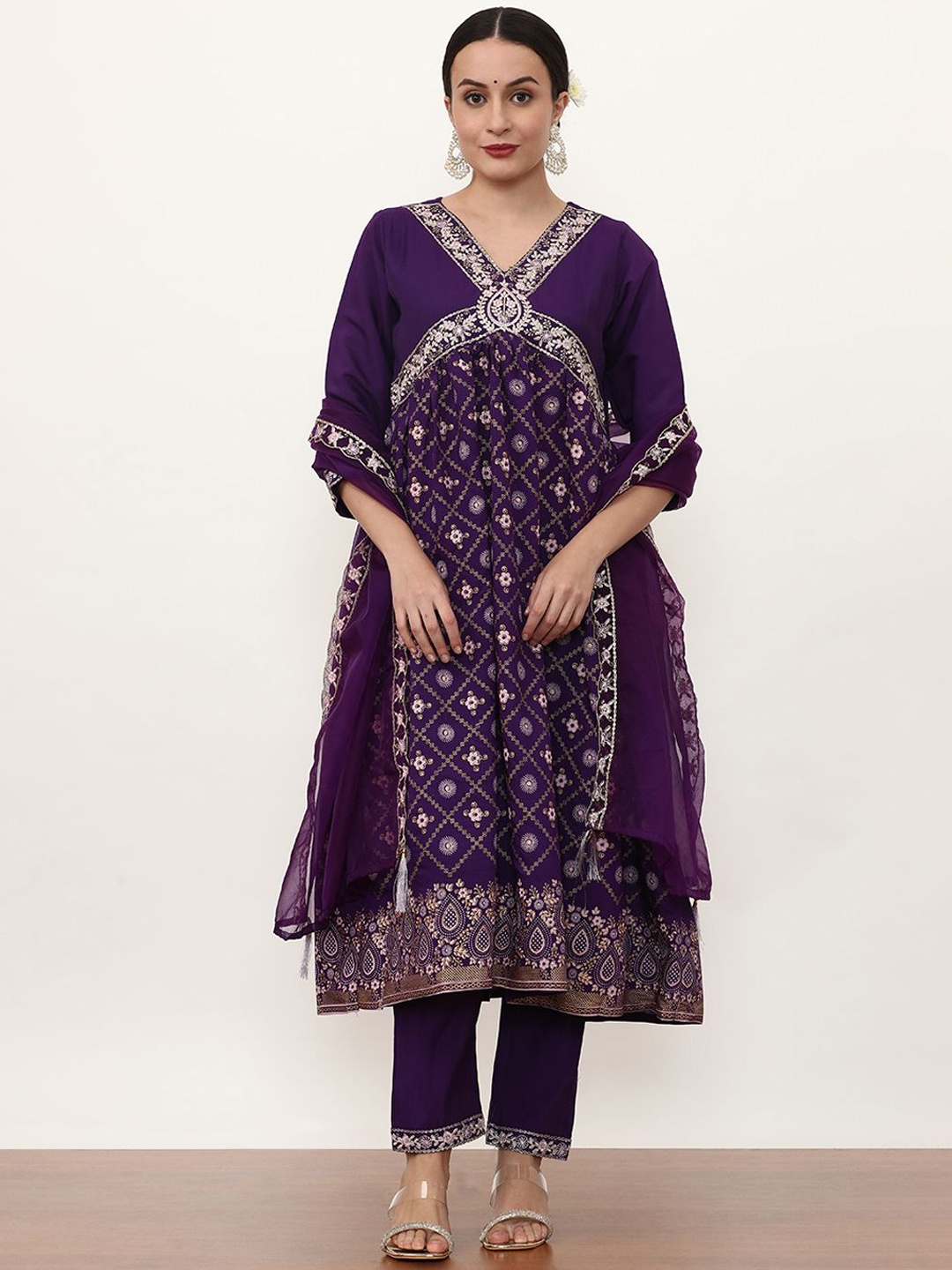 

Jaipur Kurti Women Ethnic Motifs Embroidered Empire Thread Work Chanderi Cotton Kurta with Trousers & With, Violet