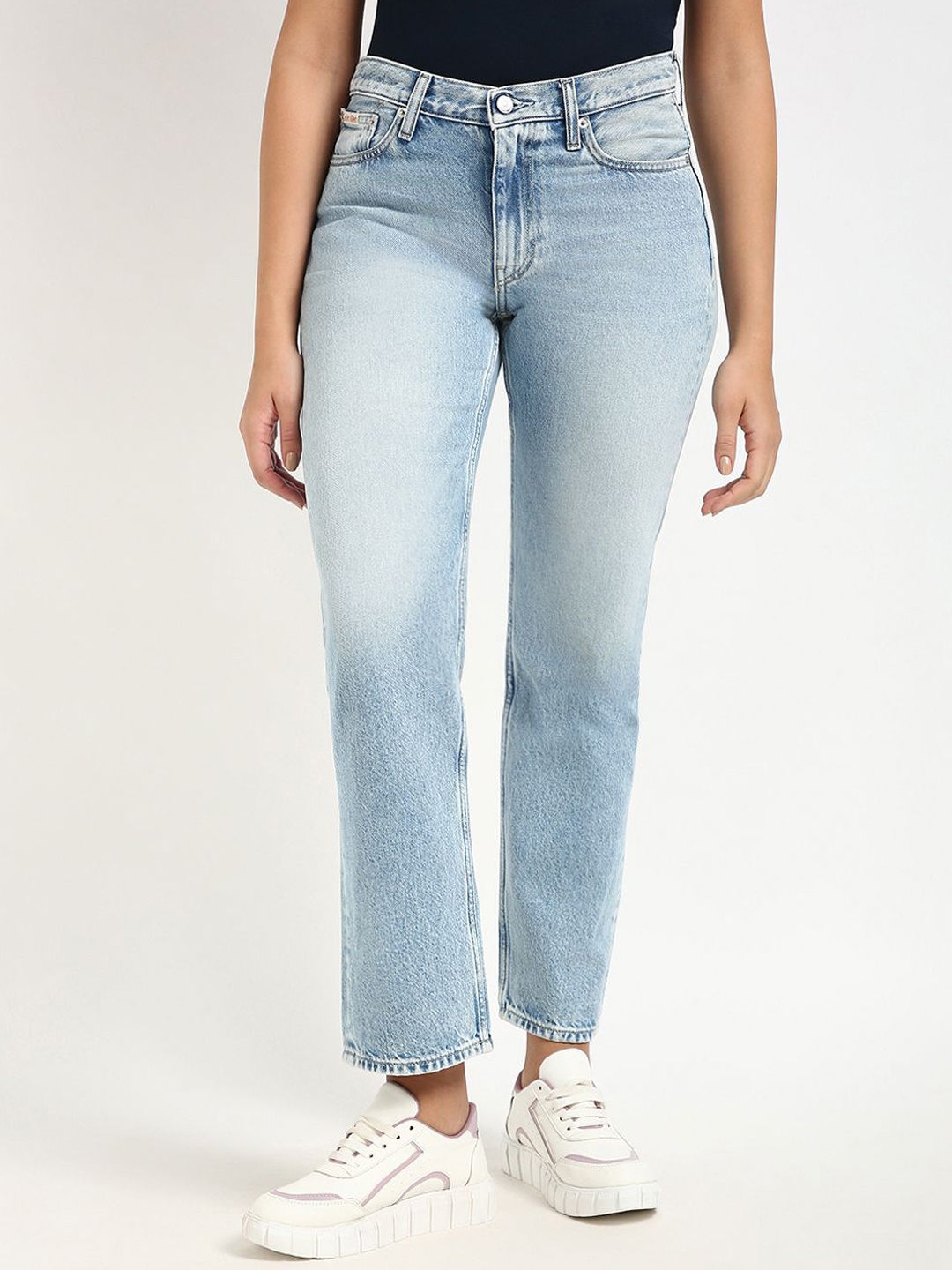 

Calvin Klein Jeans Women Cotton Mid-Rise Regular Fit Heavy Fade Jeans, Blue