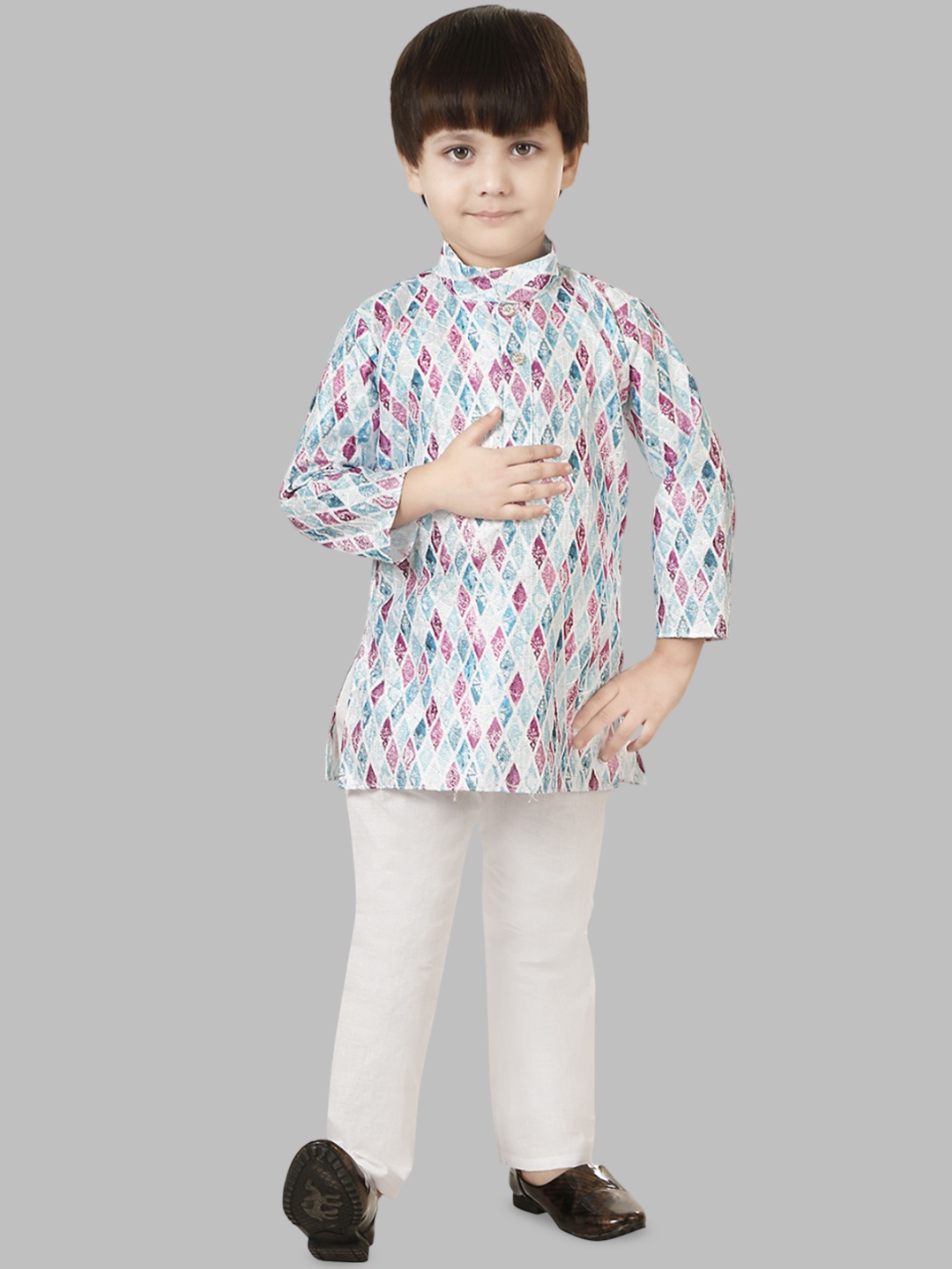 

CELEBRITY CLUB Boys Printed Regular Kurta with Pyjamas, Blue