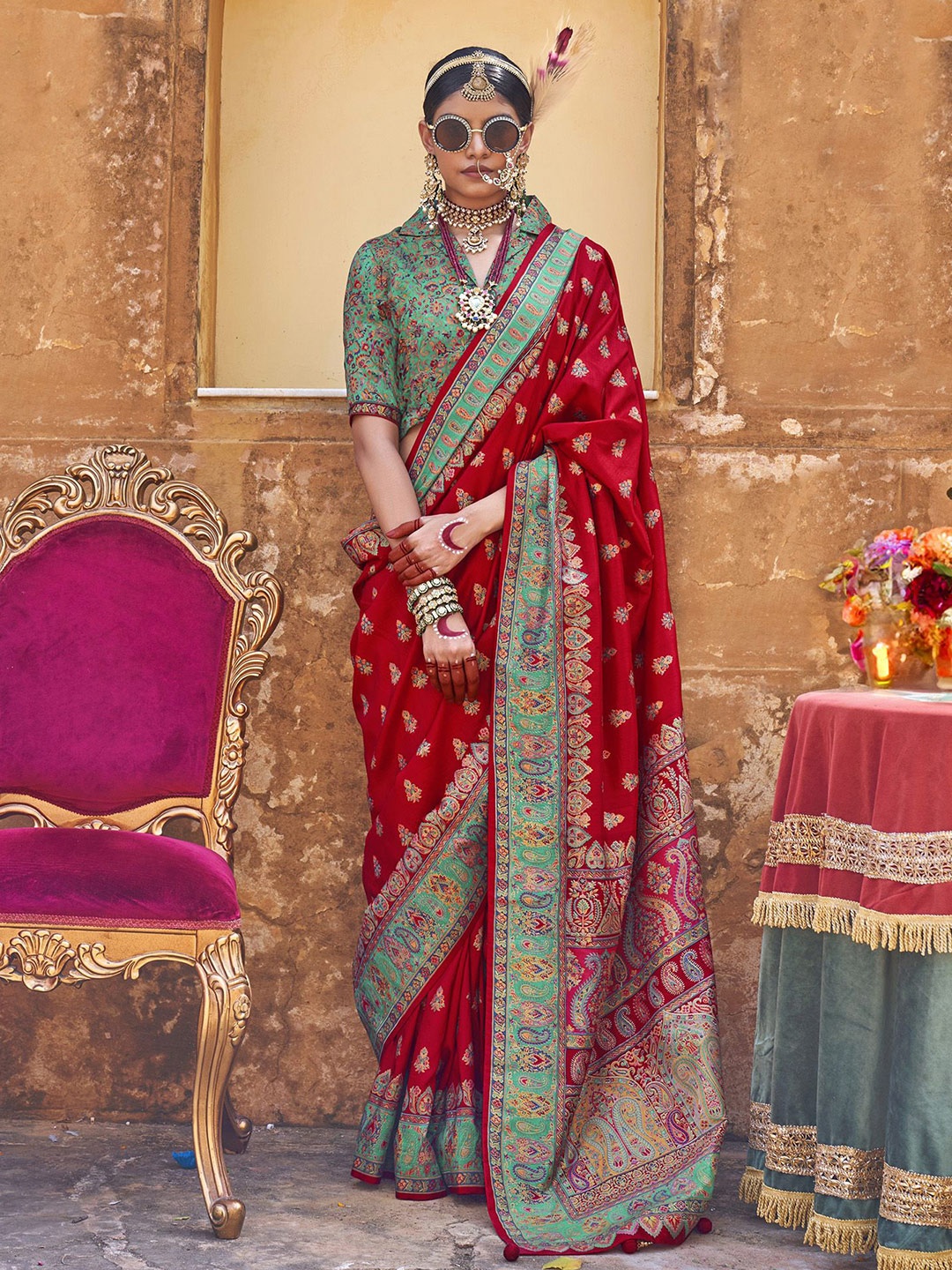 

elora Woven Design Silk Blend Designer Saree, Red