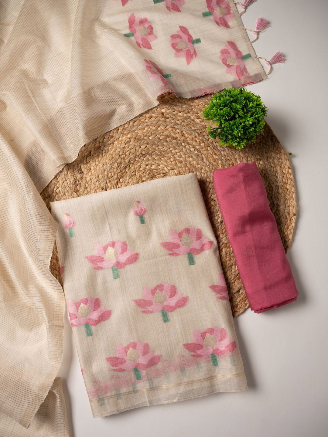 

GAJARAI Unstitched Dress Material, Off white