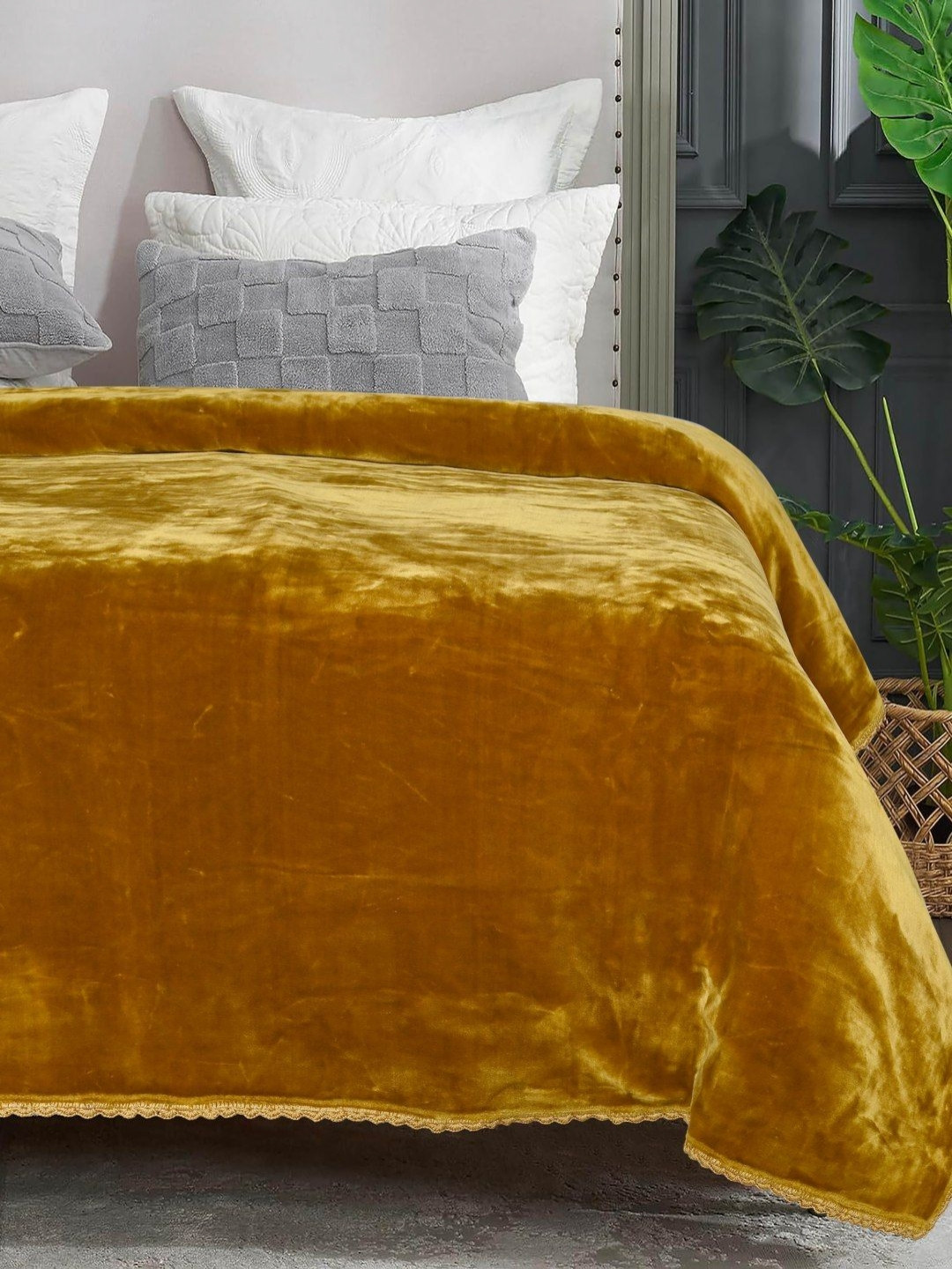 

Saral Home Yellow Mink Soft Double Sided Heavy 2 Layer Crochet Lace Single Bed Blanket