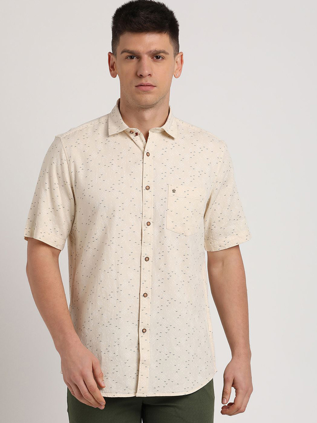 

Turtle Men Relaxed Spread Collar Abstract Printed Cotton Slim Fit Casual Shirt, Beige