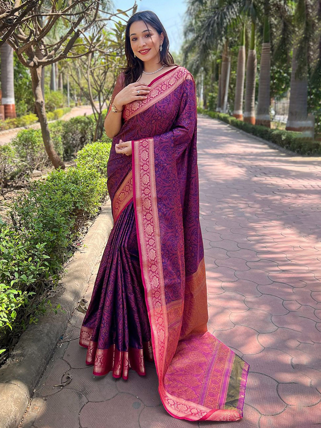 

Kalista Ethnic Motifs Zari Silk Blend Saree, Purple